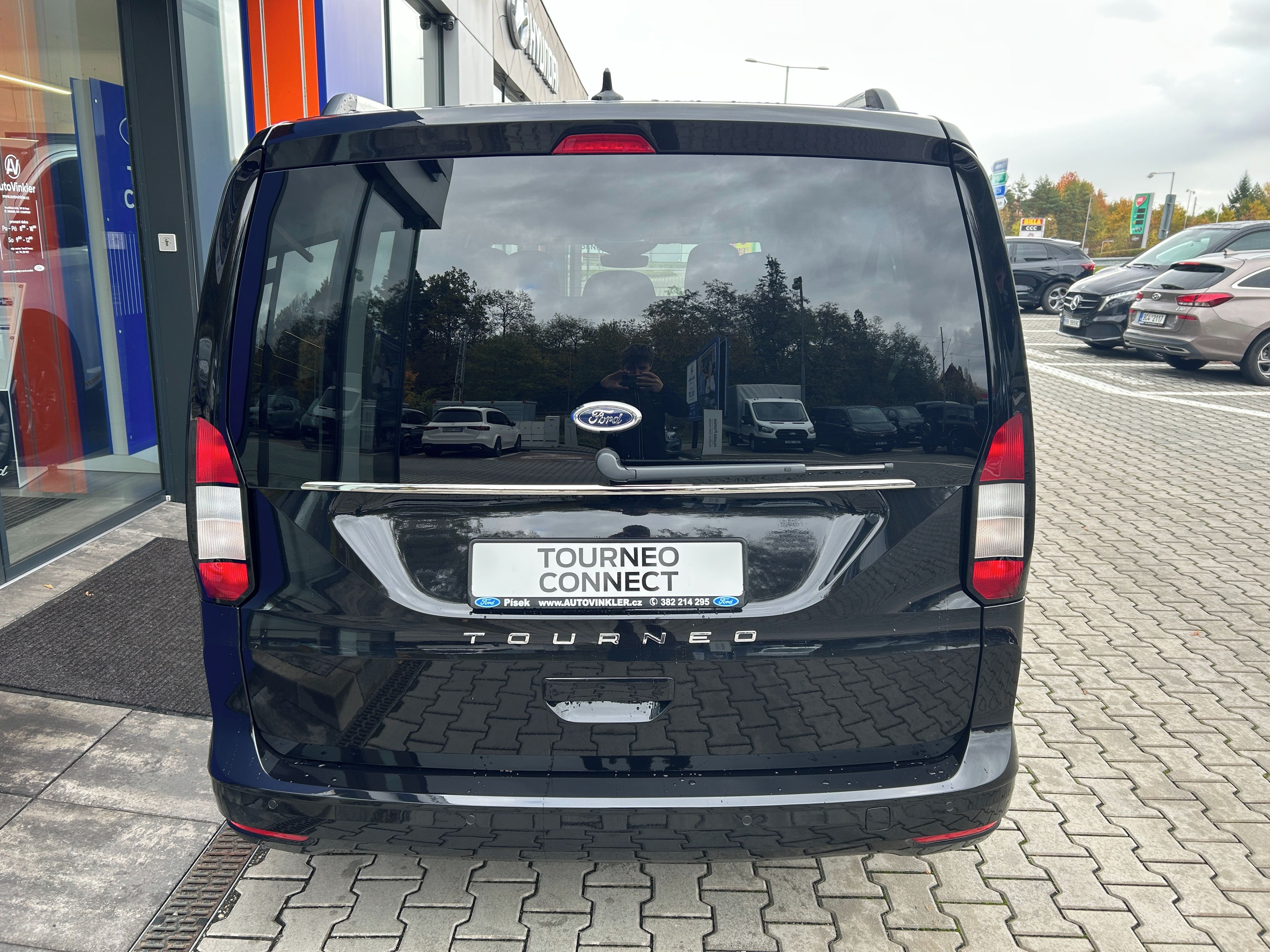 Ford Tourneo Connect, Grand 1.5, 85kW AT Titanium - fotka 5