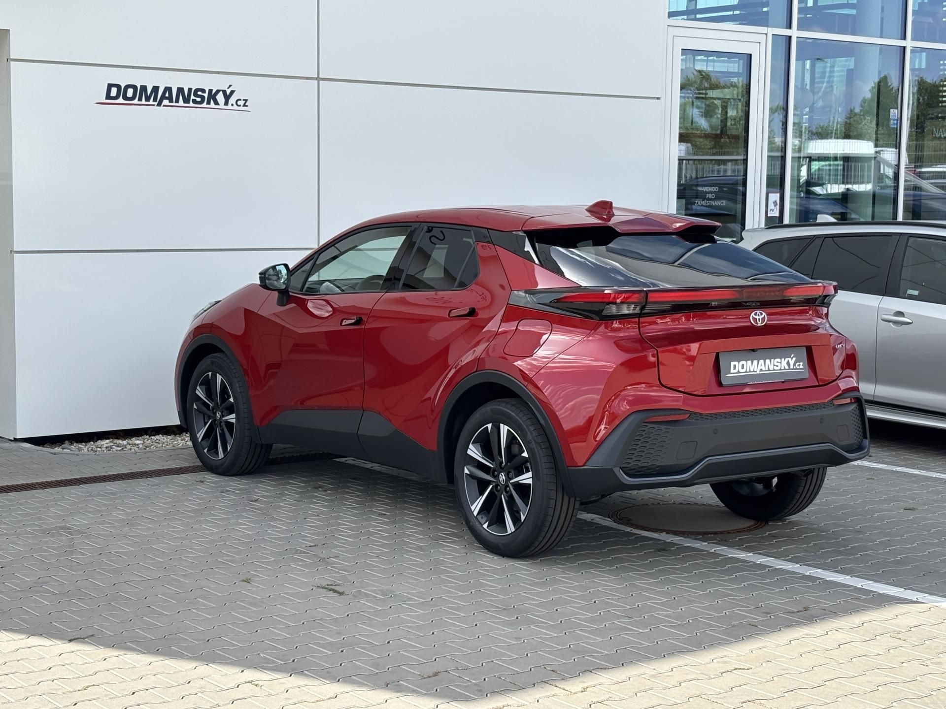 Toyota C-HR, STYLE 1,8 HEV AT - fotka 4
