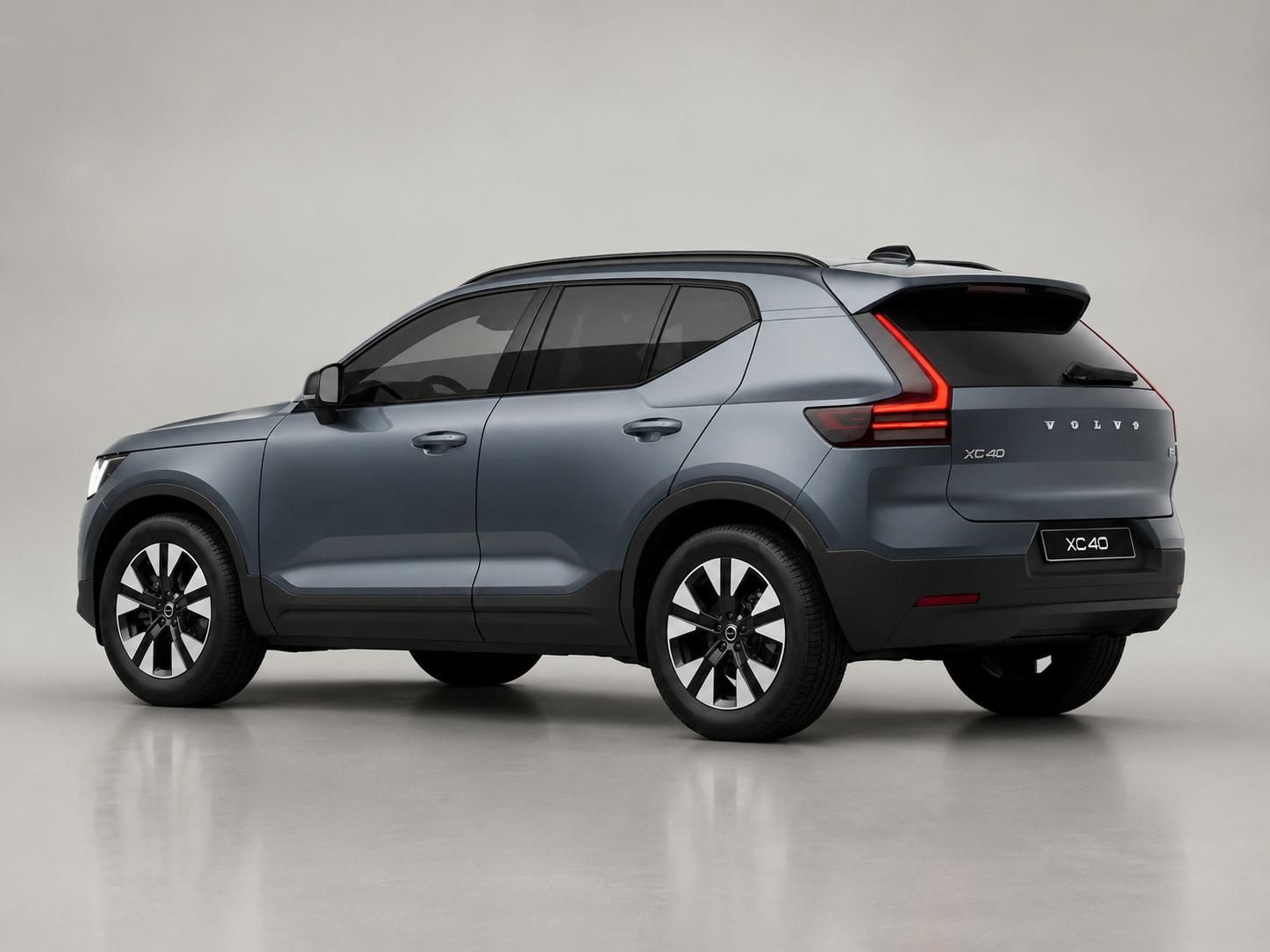 Volvo XC40, B3 PLUS DARK - fotka 4