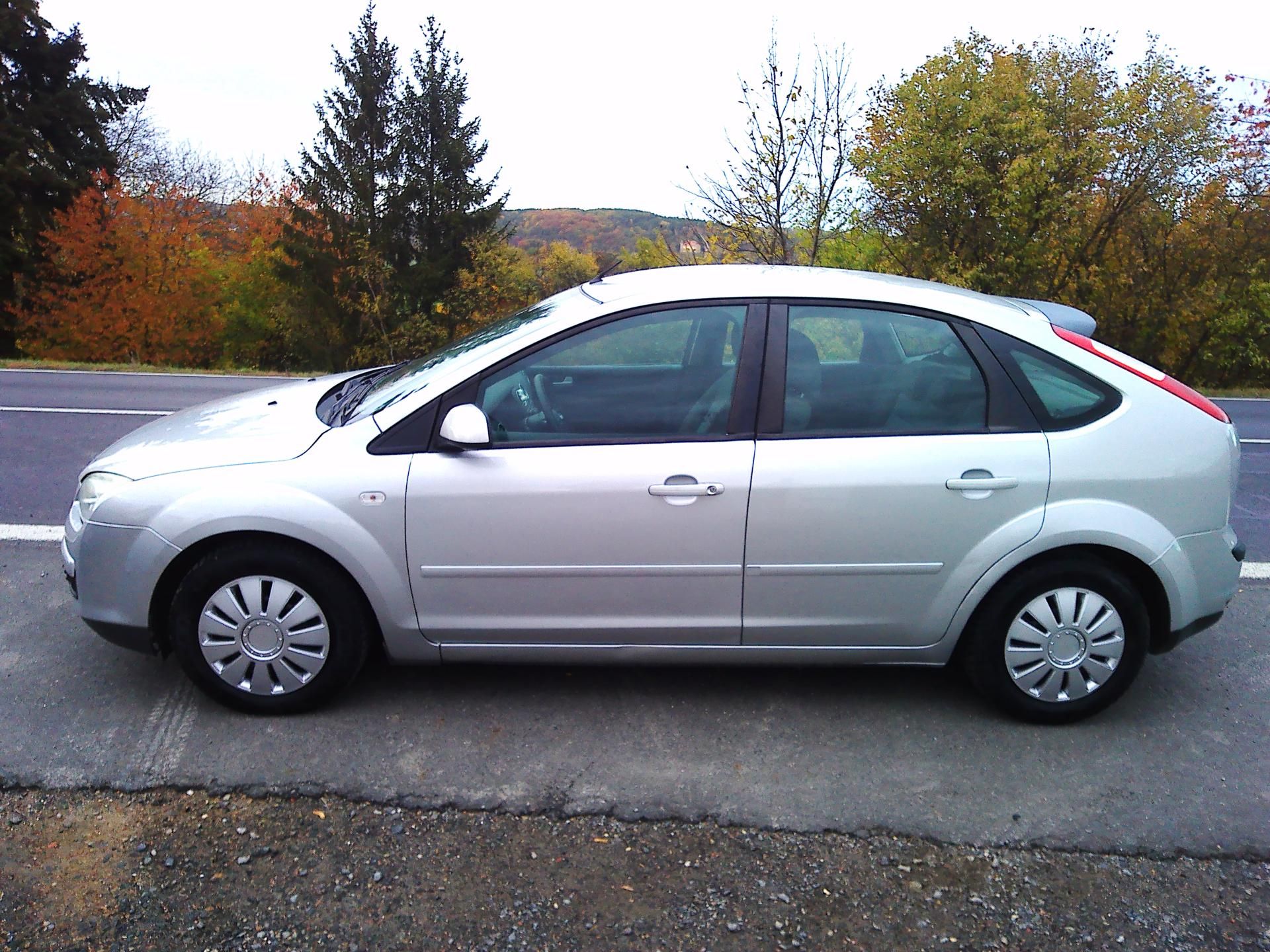 Ford Focus, 1.6i,74 kW, automat!, nová STK - fotka 2