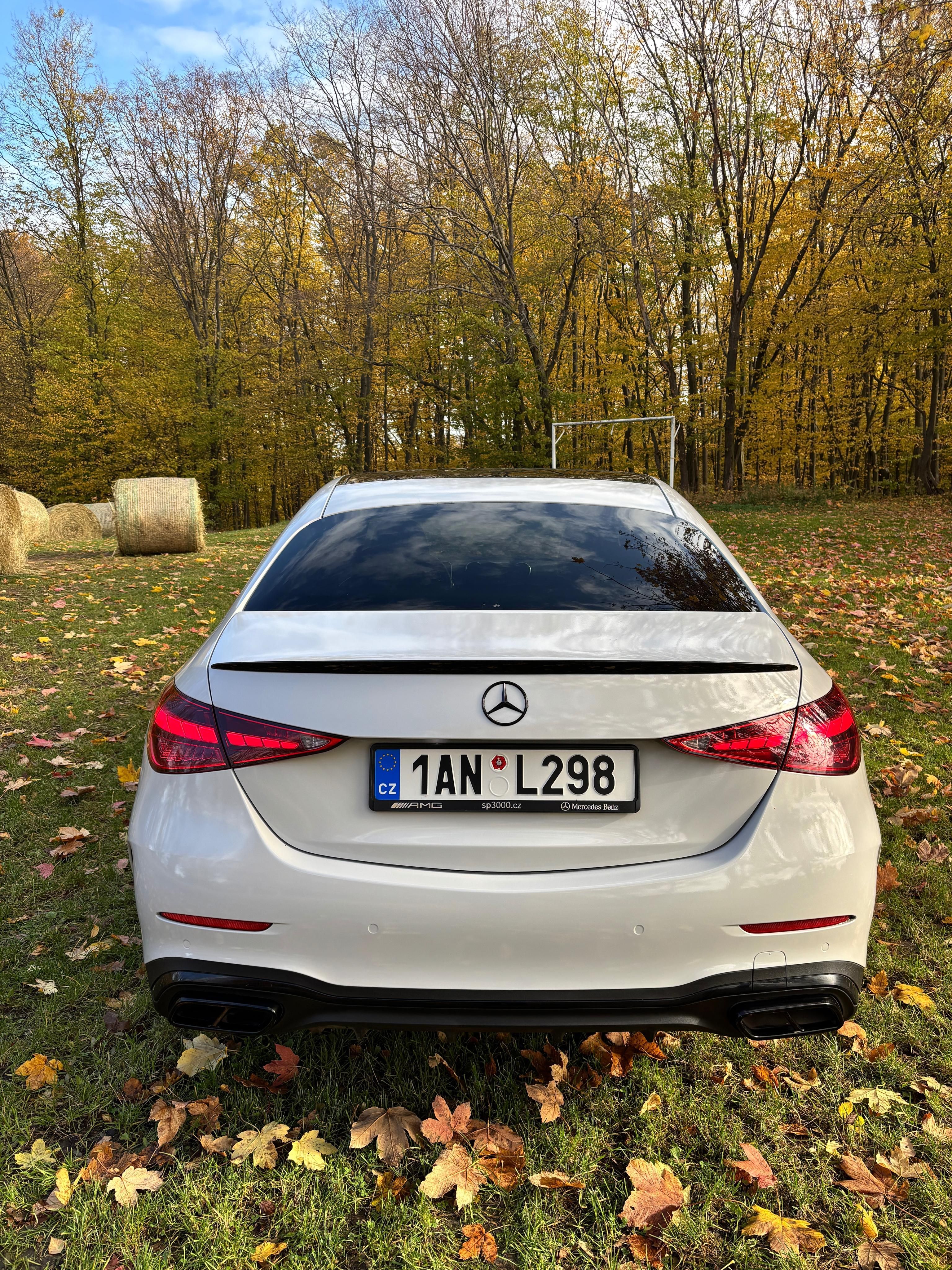 Mercedes-Benz Třídy C, 300 4MATIC AMG PAKET - fotka 6