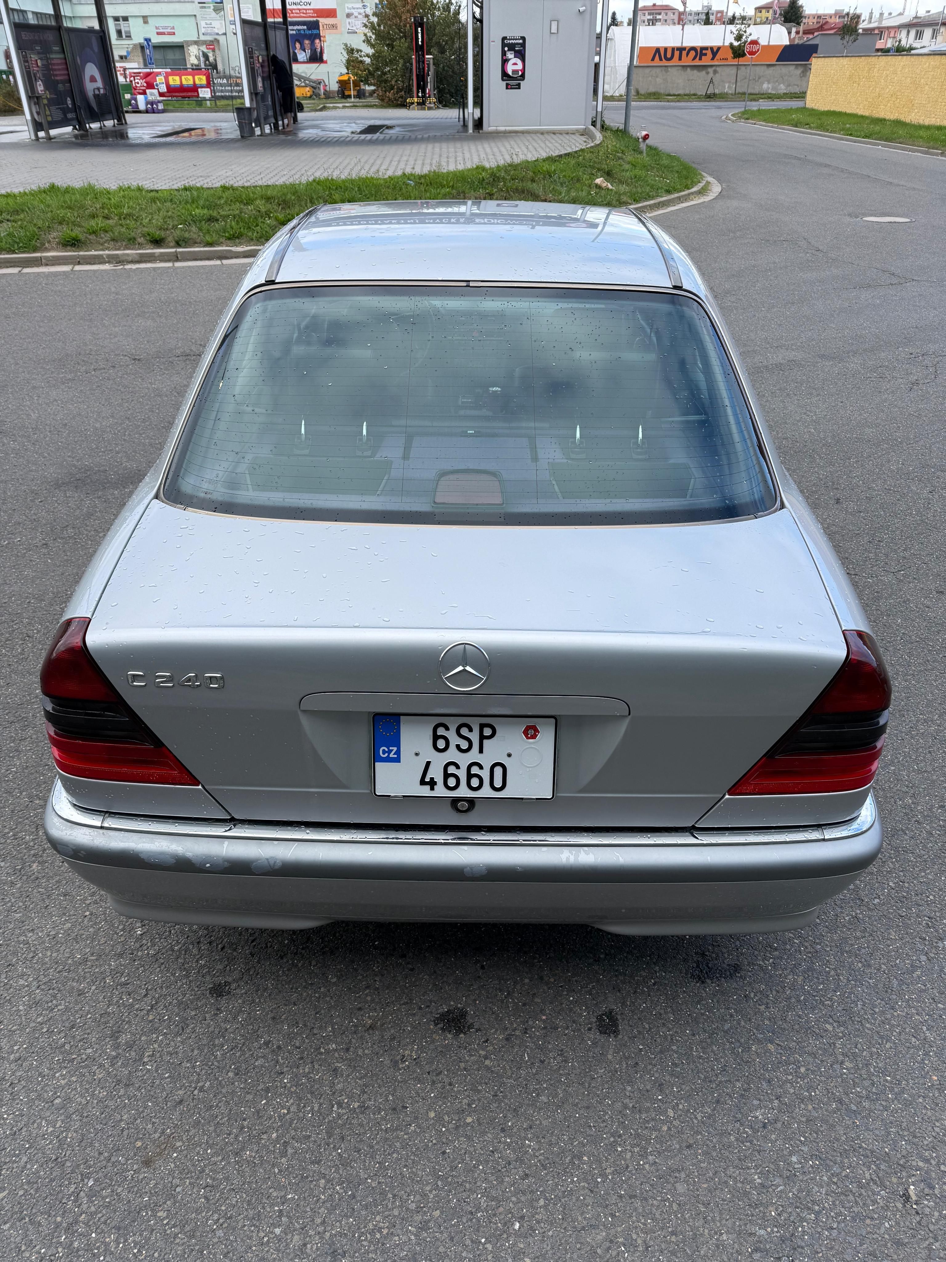 Mercedes-Benz Třídy C, w202 c240 2.4L V6 125kw - fotka 3