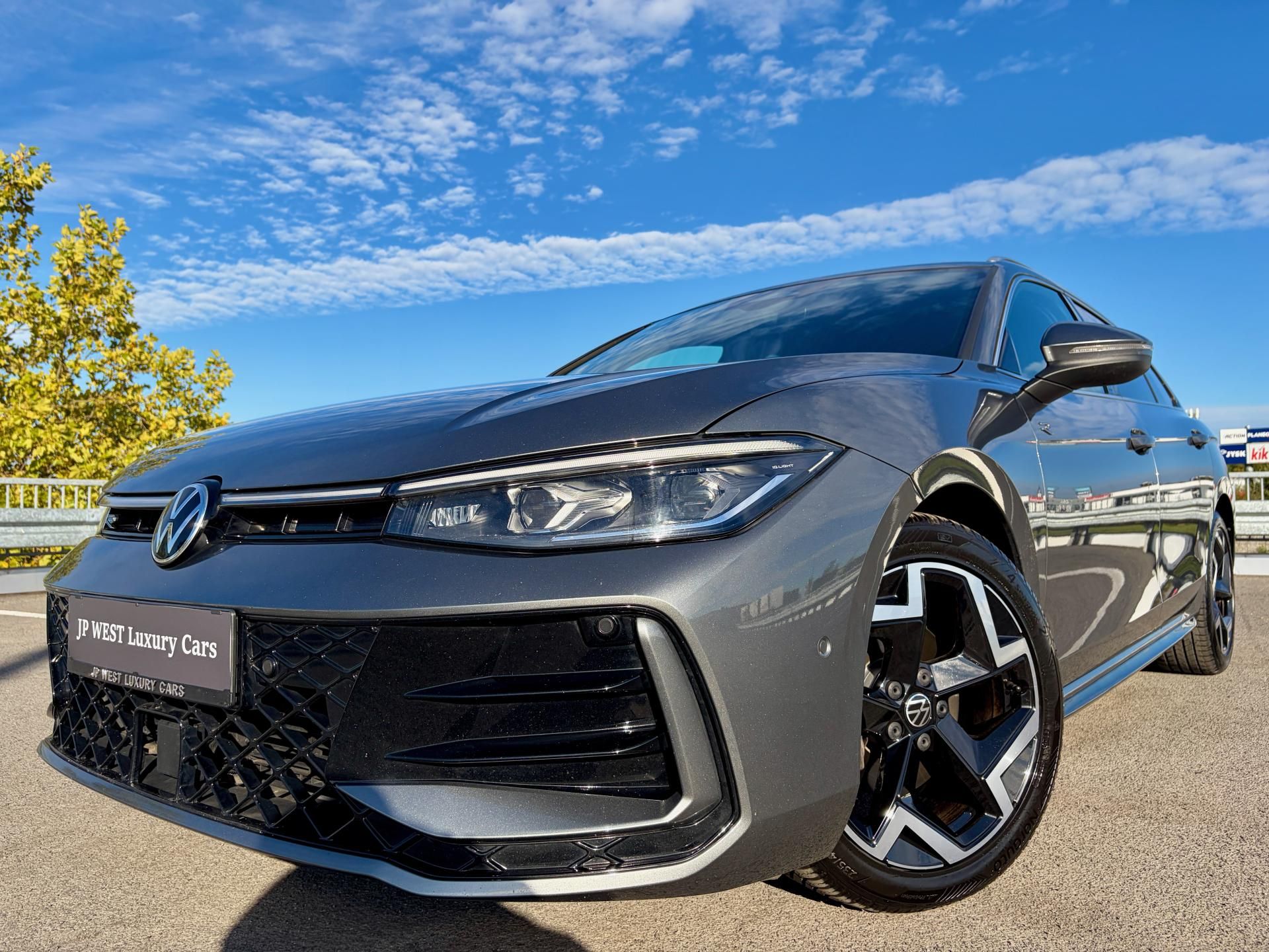 Volkswagen Passat Variant, R-Line DSG masáže MATRIX ACC