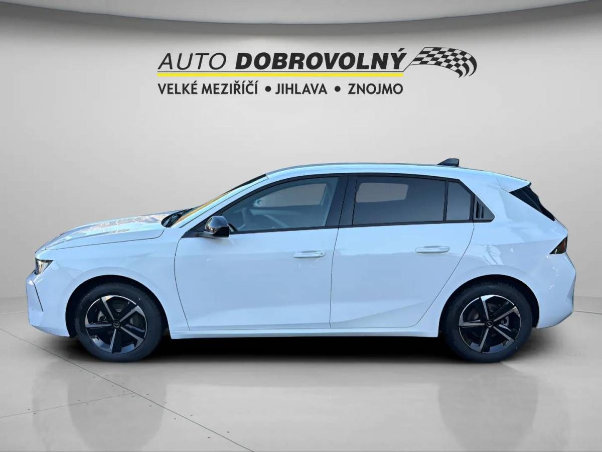Opel Astra, Edition HB 1.2 TURBO (96kW/130 - fotka 3