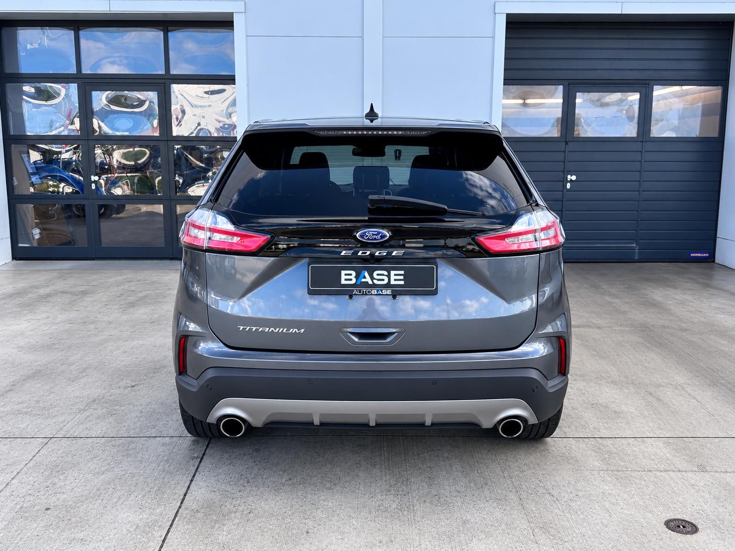 Ford Edge, 2.0L EcoBoost 4x4 Titanium - fotka 5