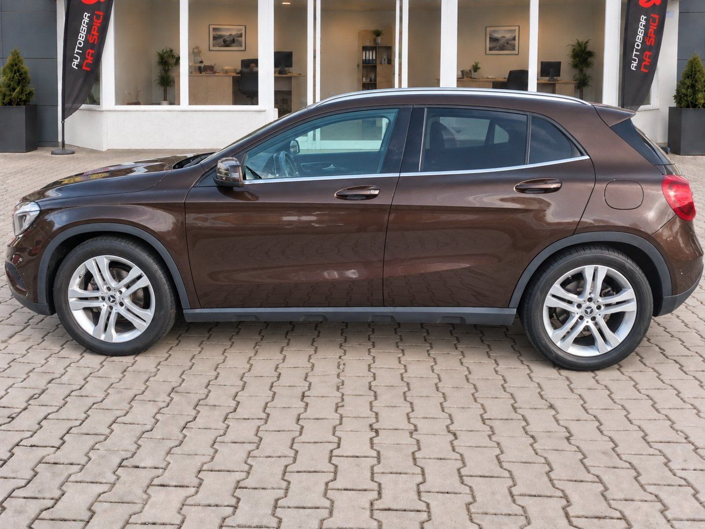 Mercedes-Benz GLA, 220CDI 125kW 4MATIC -TAŽ.ZAŘ. - fotka 5