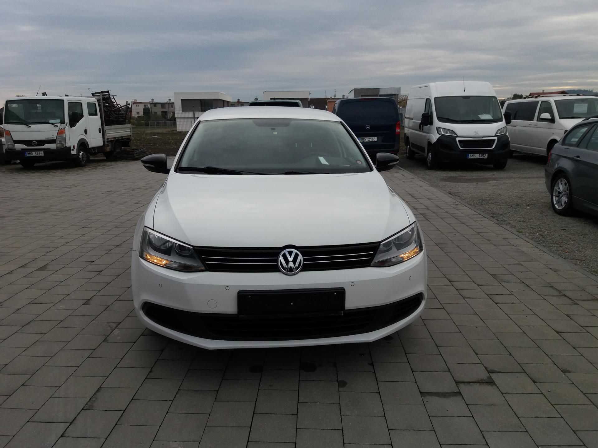 Volkswagen Jetta, 1.4TSi,DSG,90kW,SERVI.KNÍŽKA!! - fotka 2