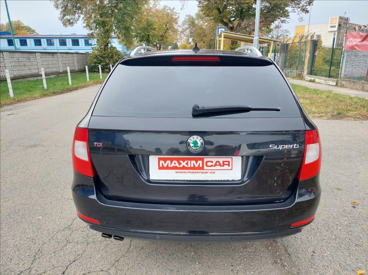 Škoda Superb, 2,0 TDI DSG Servisovaný - fotka 6