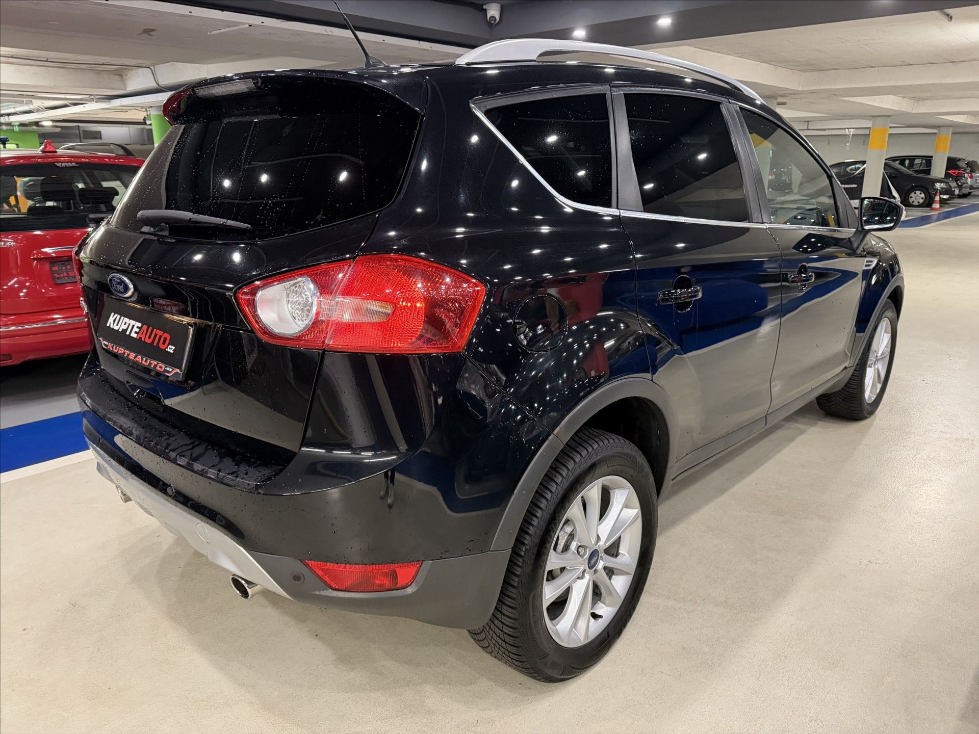 Ford Kuga, 2,0 TDCI - 4x4  FORD SERVIS ! - fotka 4