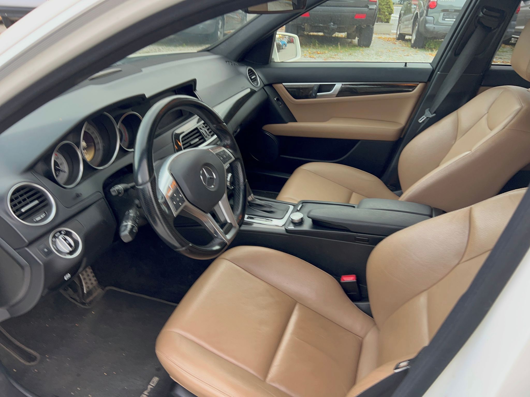 Mercedes-Benz Třídy C, AMG LINE 3.0 CDI 4MATIC - fotka 6