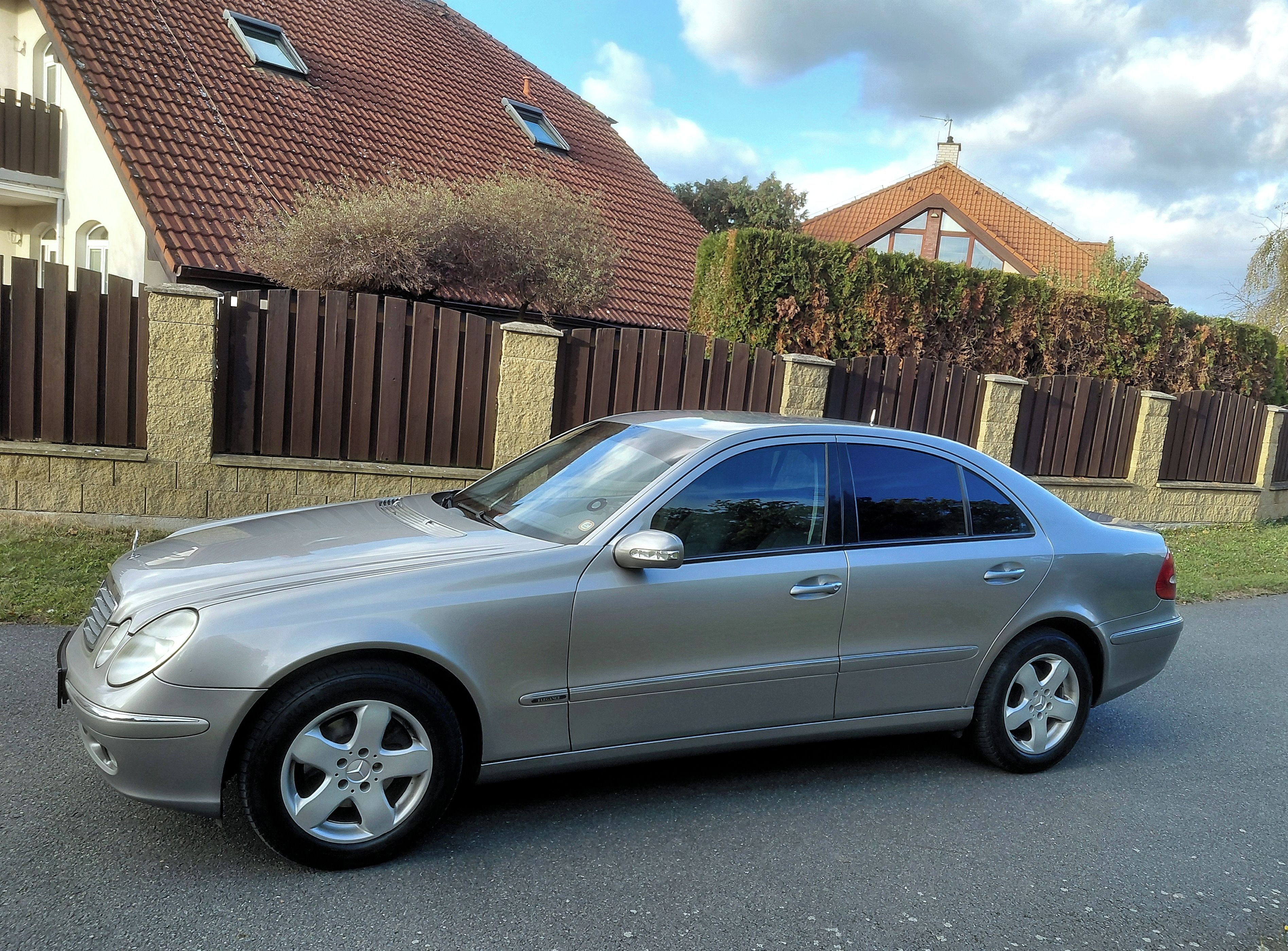 Mercedes-Benz Třídy E, 270CDI Elegance,Automat - fotka 4