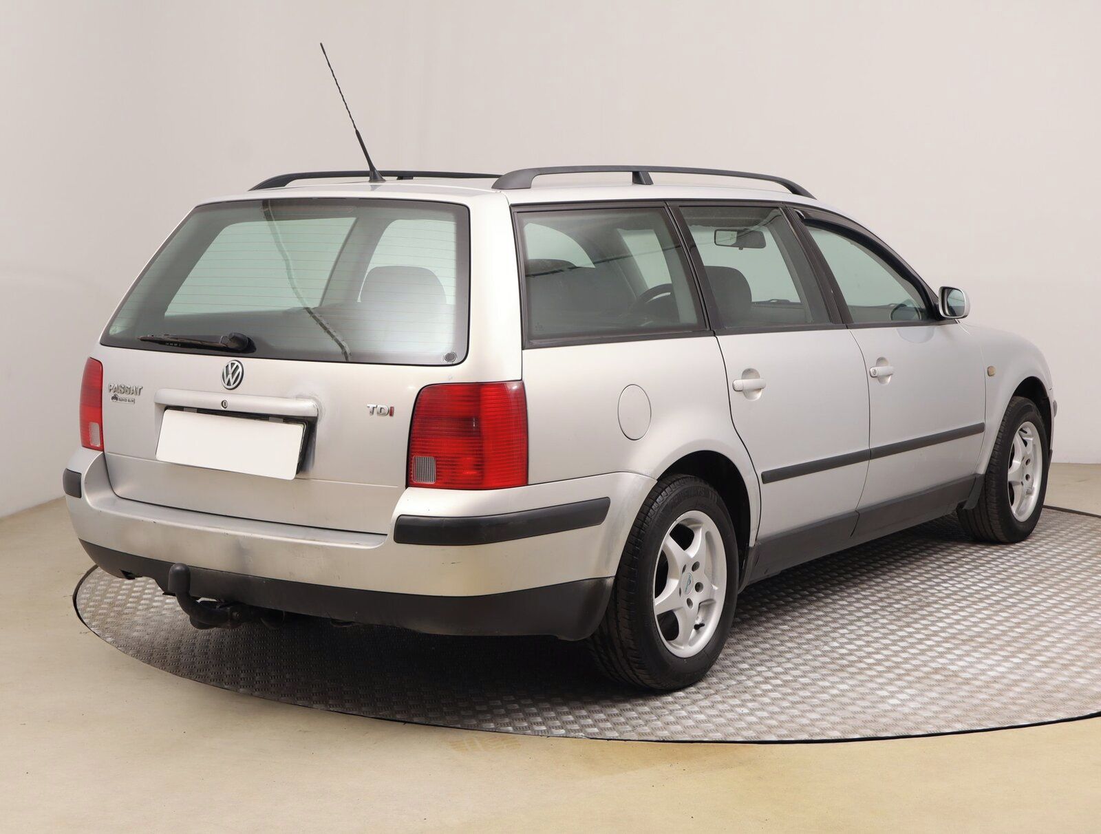 Volkswagen Passat, 1.9 TDI, Tažné, Klima - fotka 5