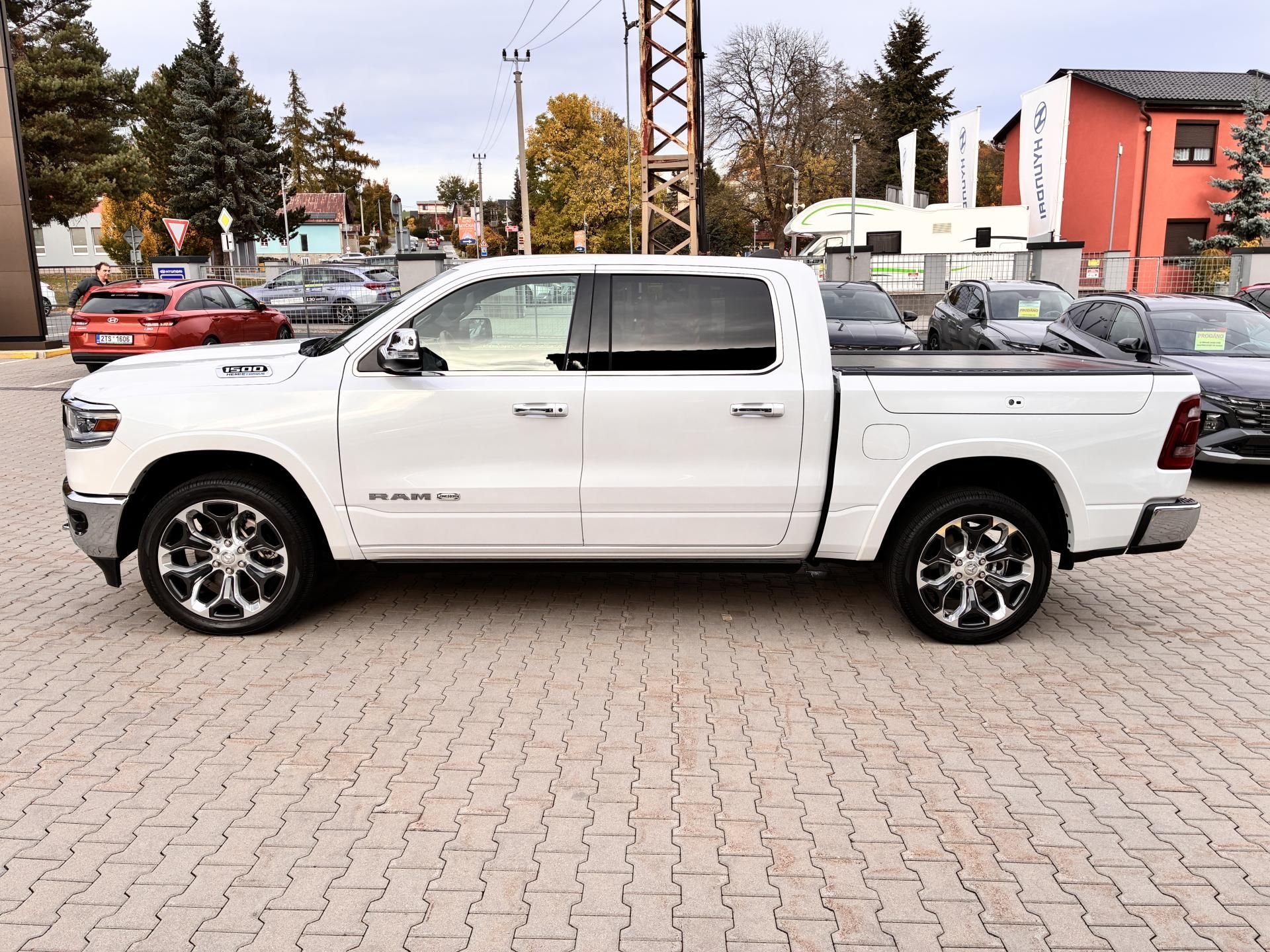 Dodge Ram 1500, LONGHORN 5.7 V8 HEMI eTORQUE - fotka 4