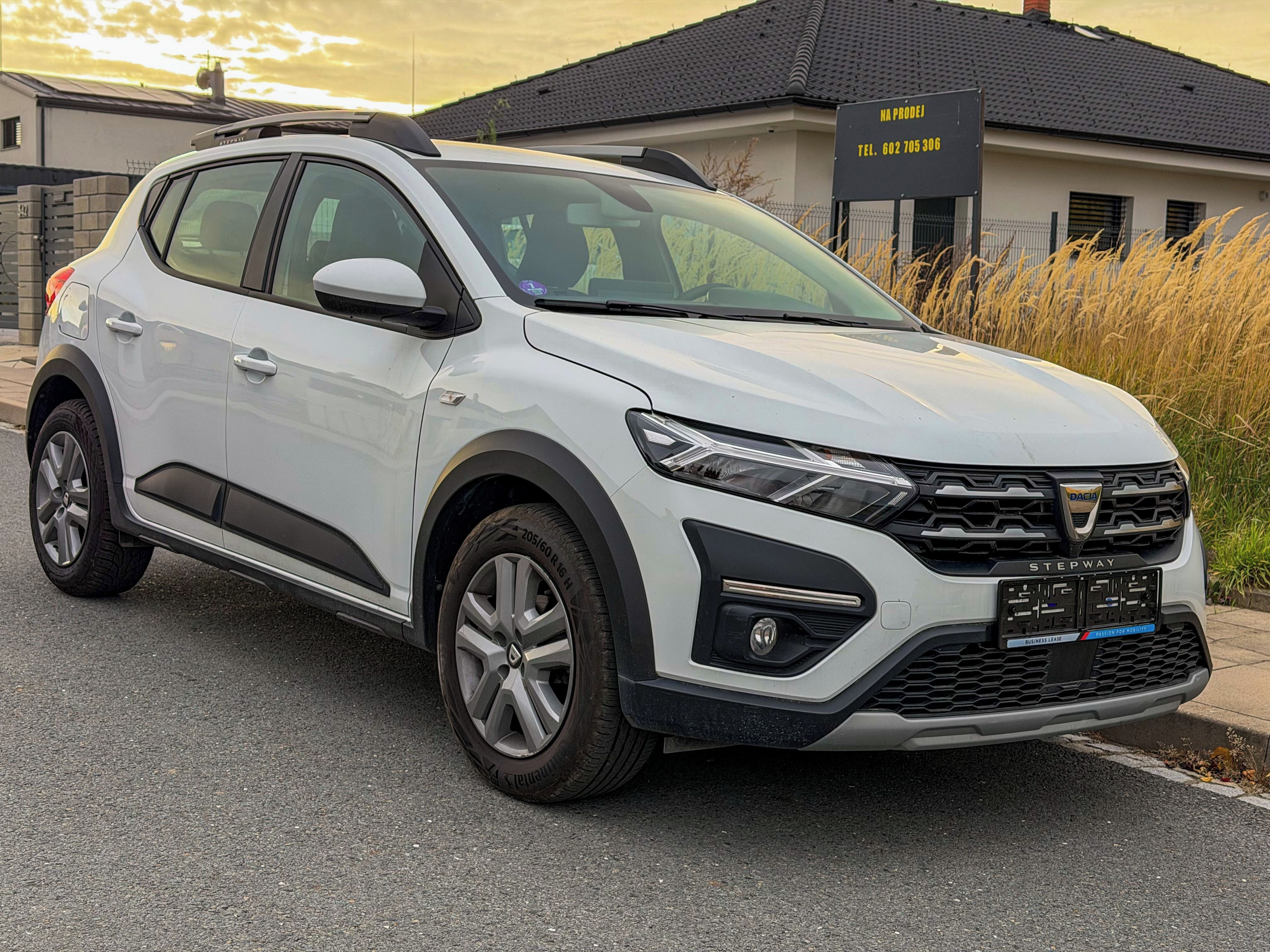 Dacia Sandero, Dacia Sandero Stepway 1.0 74kw - fotka 2