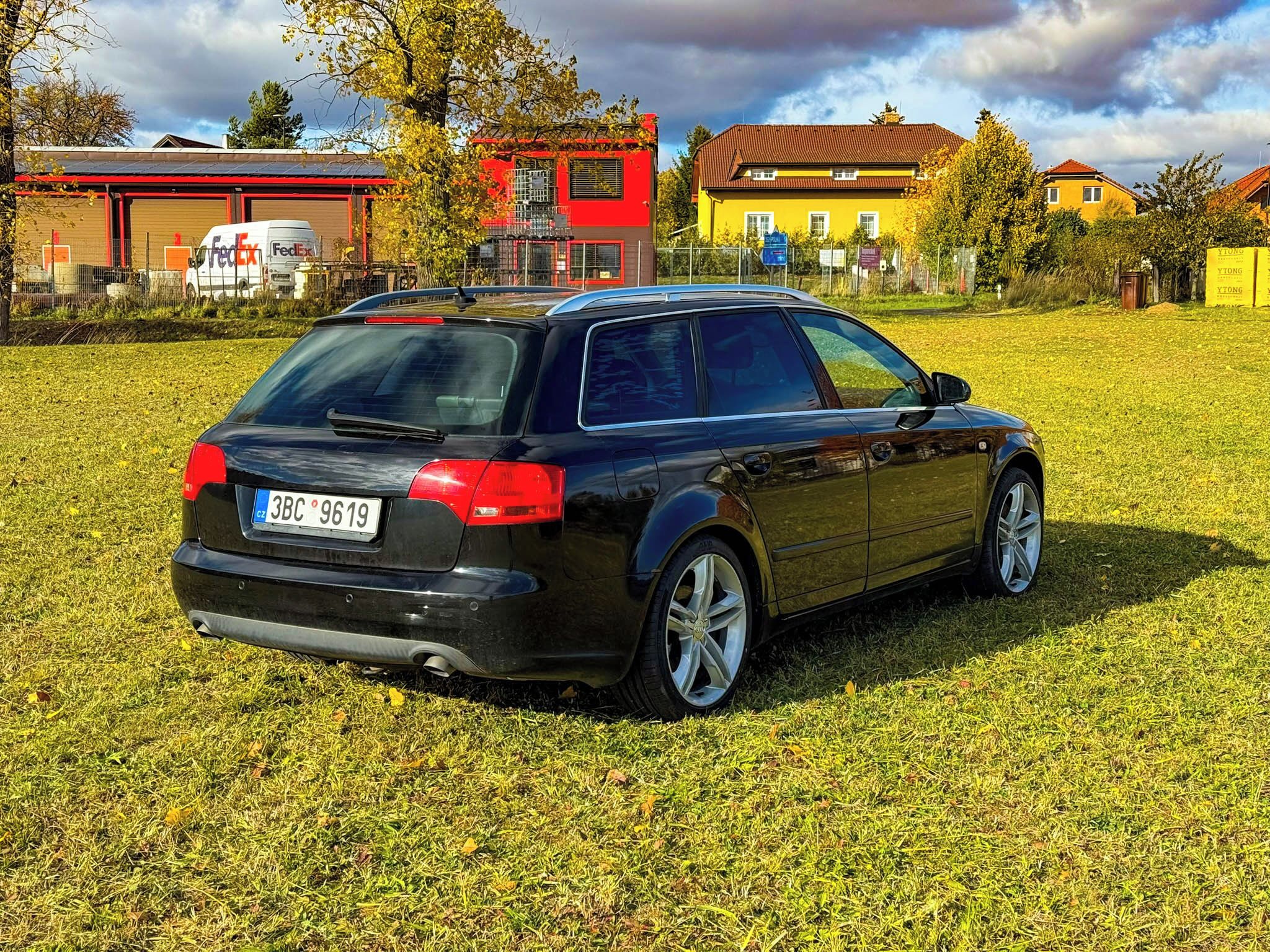 Audi A4 Avant, 3.0TDi quattro manuál - fotka 5
