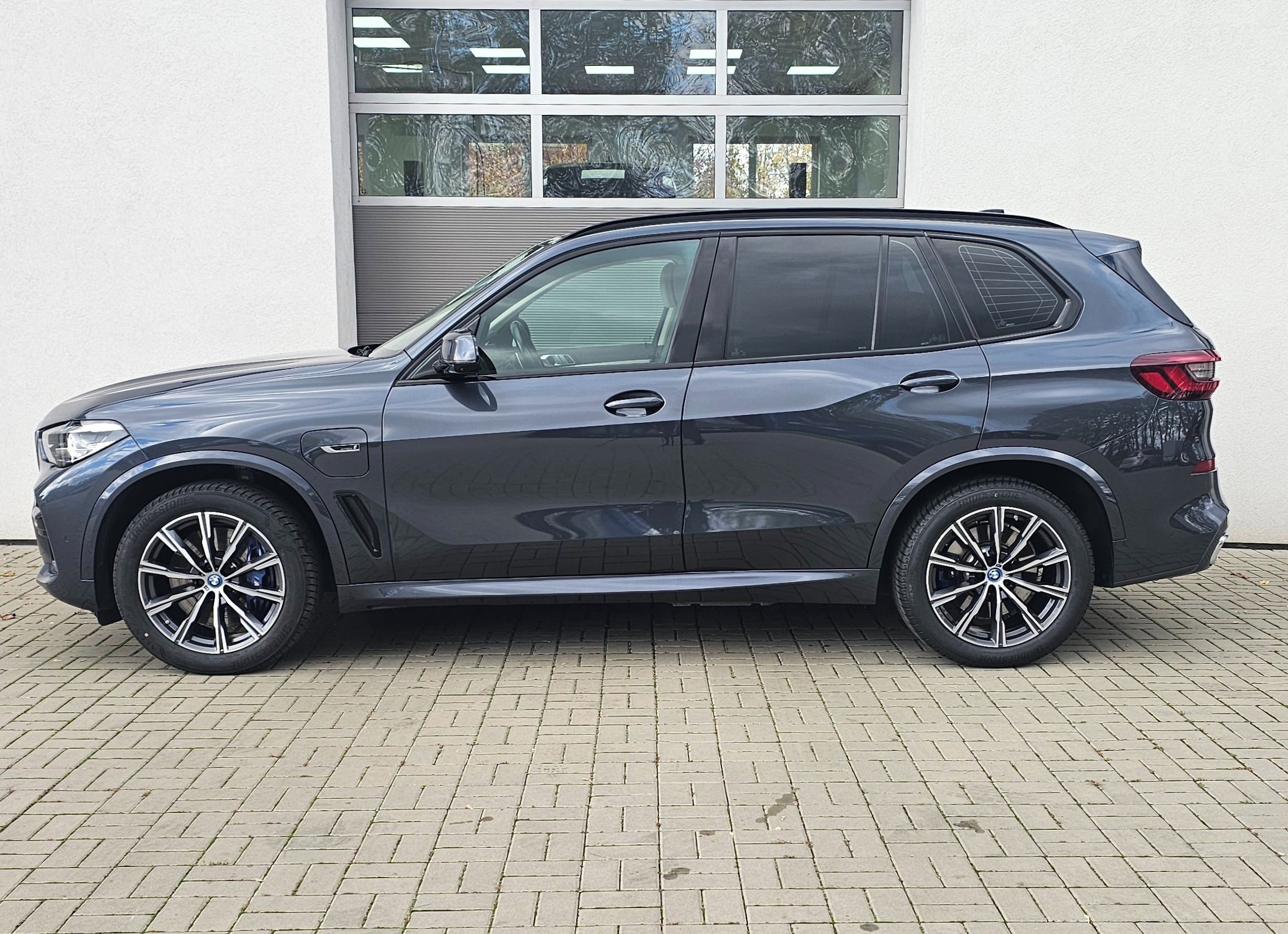 BMW X5, xDrive45e - fotka 4