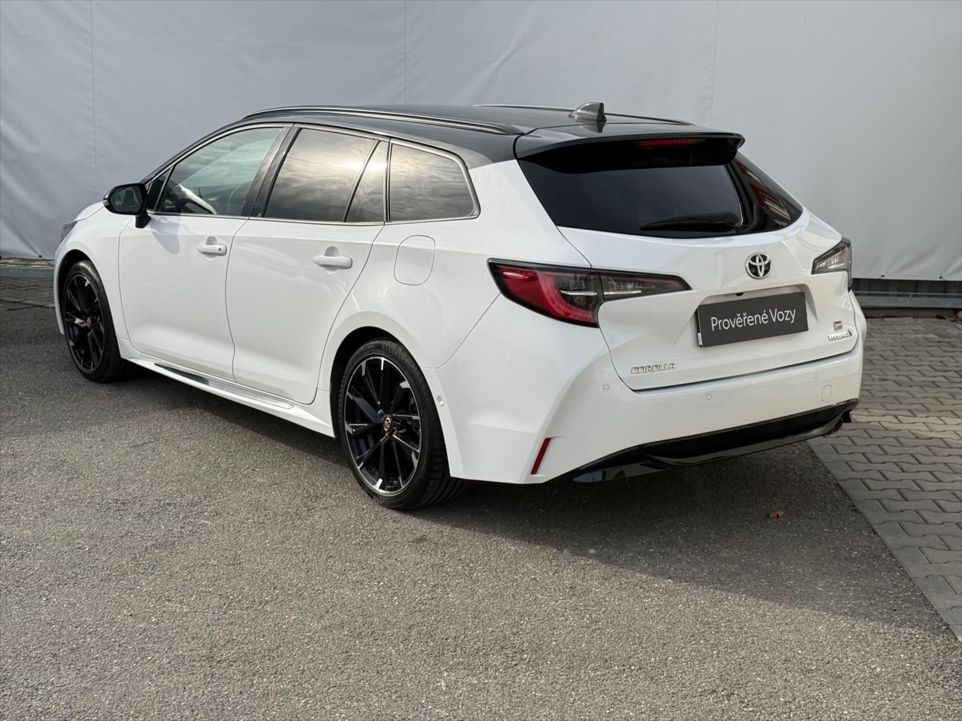 Toyota Corolla, 2,0 GR sport, Hybrid - fotka 6