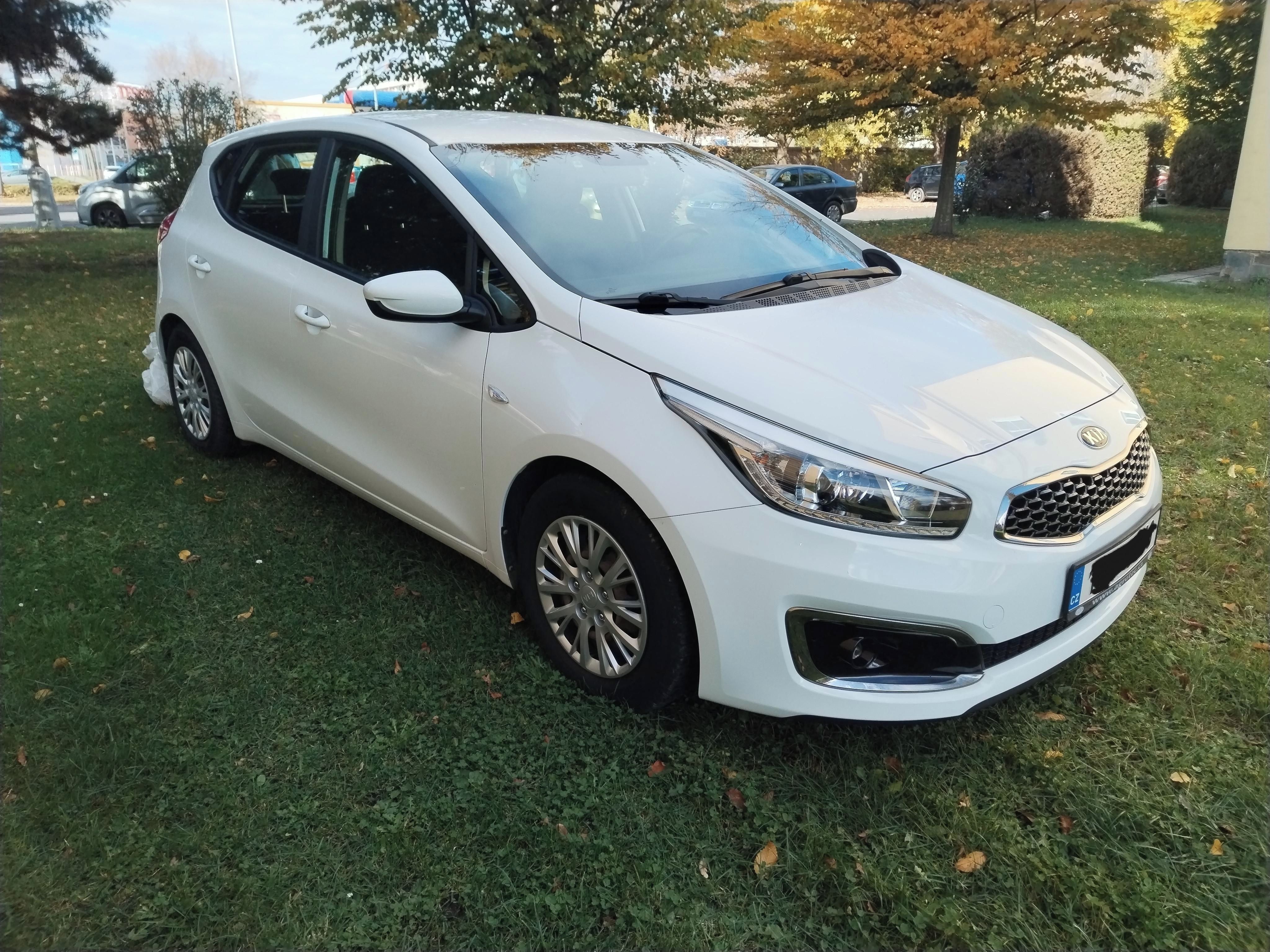 Kia Cee´d, 1.6i,ČR,1MAJITEL,SERVISKA,CEBI - fotka 2