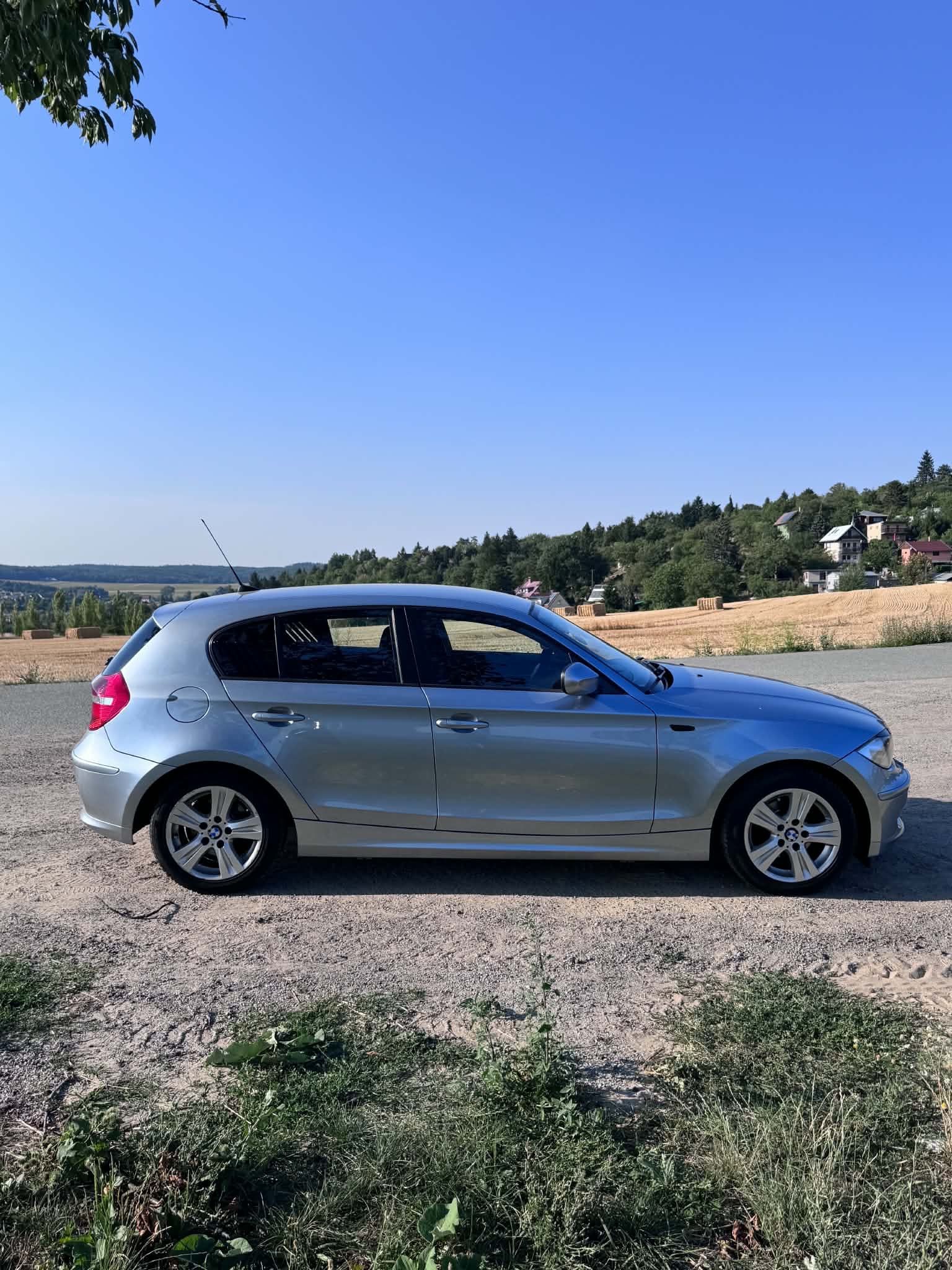 BMW Řada 1, 2.0 benzin - fotka 4