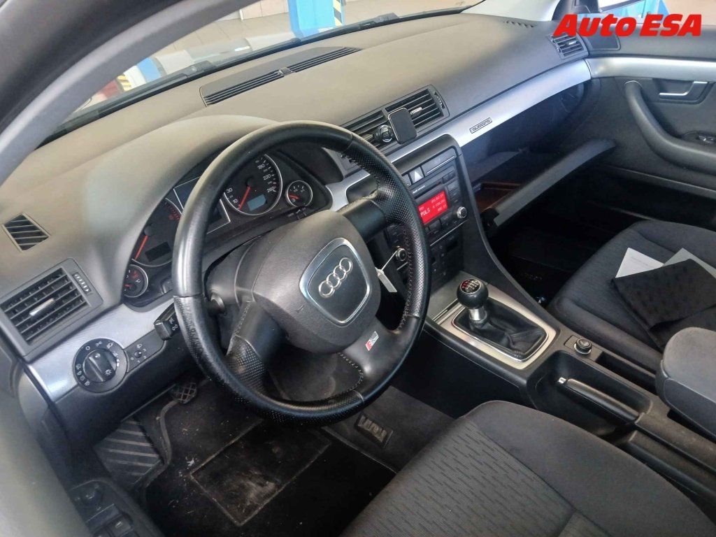 Audi A4, 2.0 TDI - fotka 3