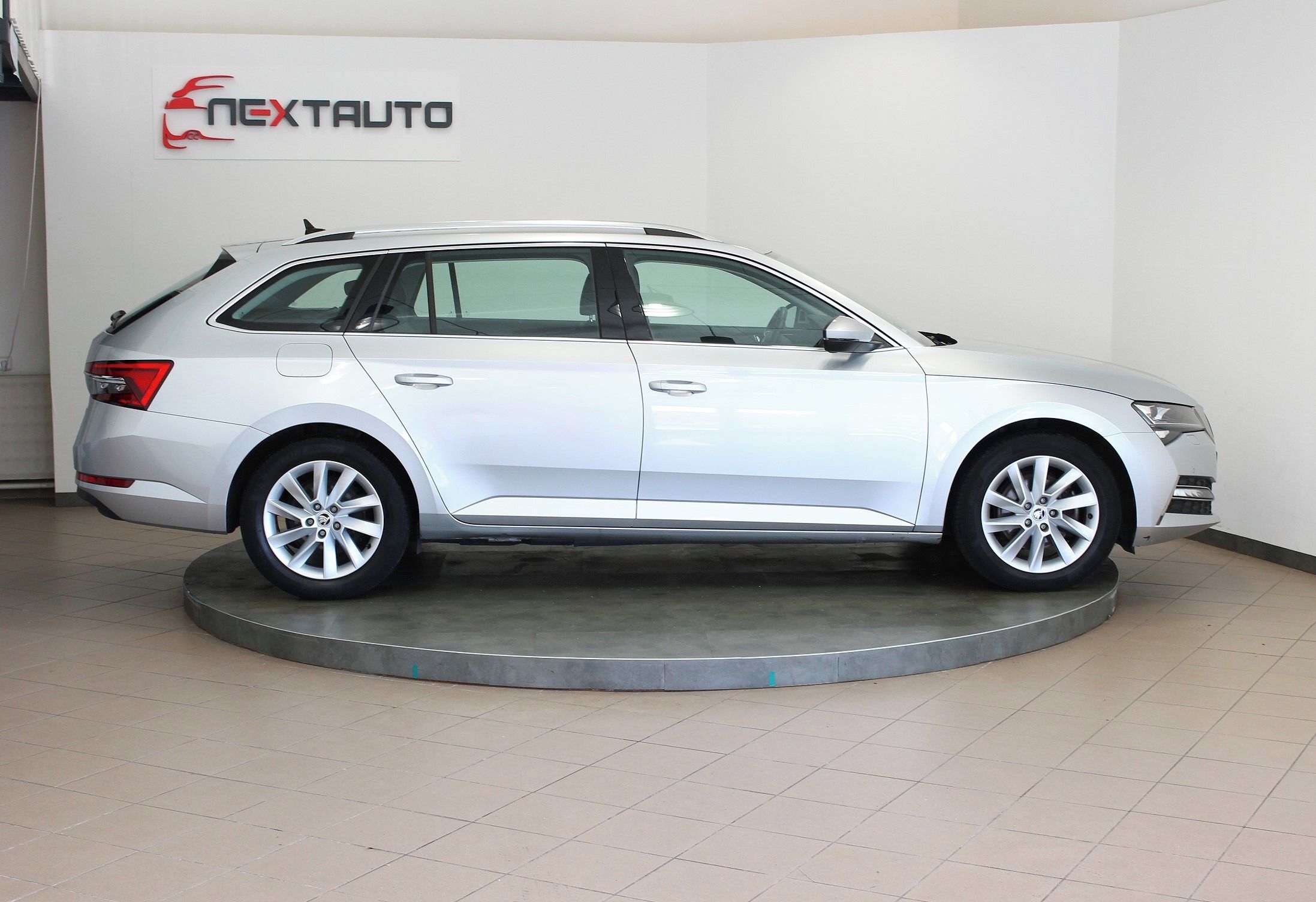 Škoda Superb, 1.4 TSI iV 160kW DSG STYLE - fotka 6