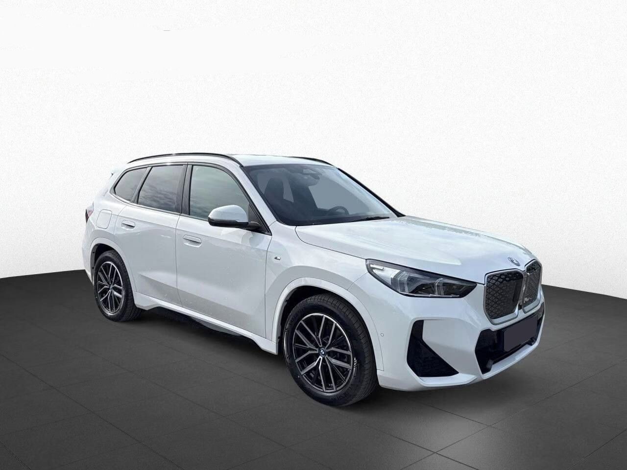 BMW iX1, xDrive 30 M Sport*Kamera*Navi* - fotka 3