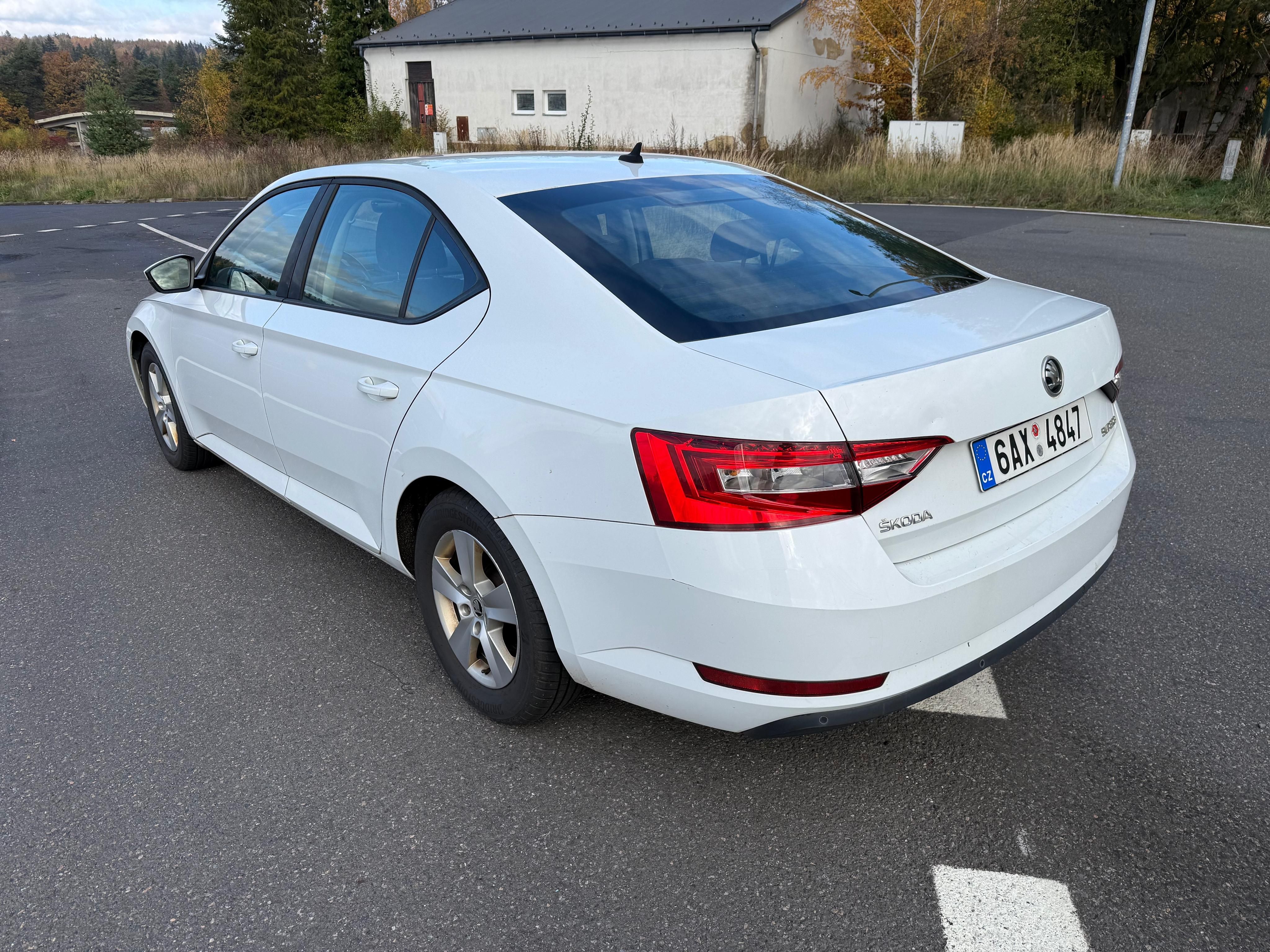 Škoda Superb, 2.0 TDI - fotka 3