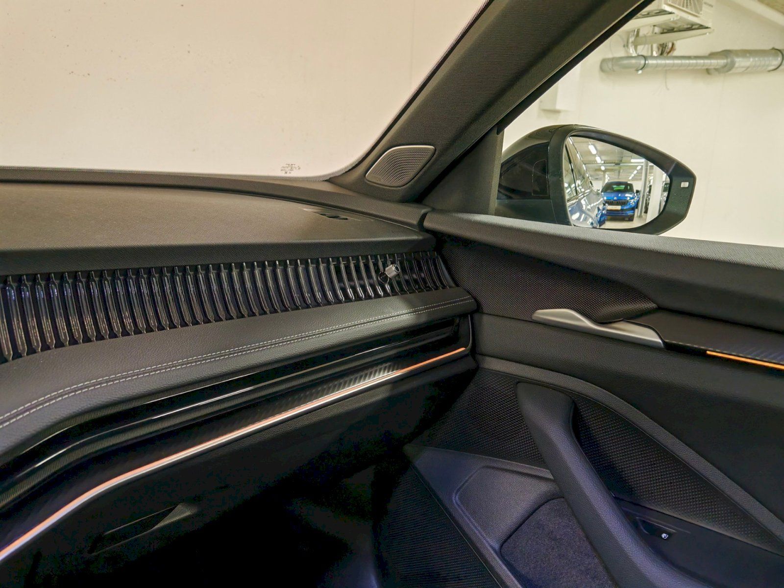 Škoda Superb, Combi 2.0 TSI 195 kW DSG 4x4 S - fotka 6