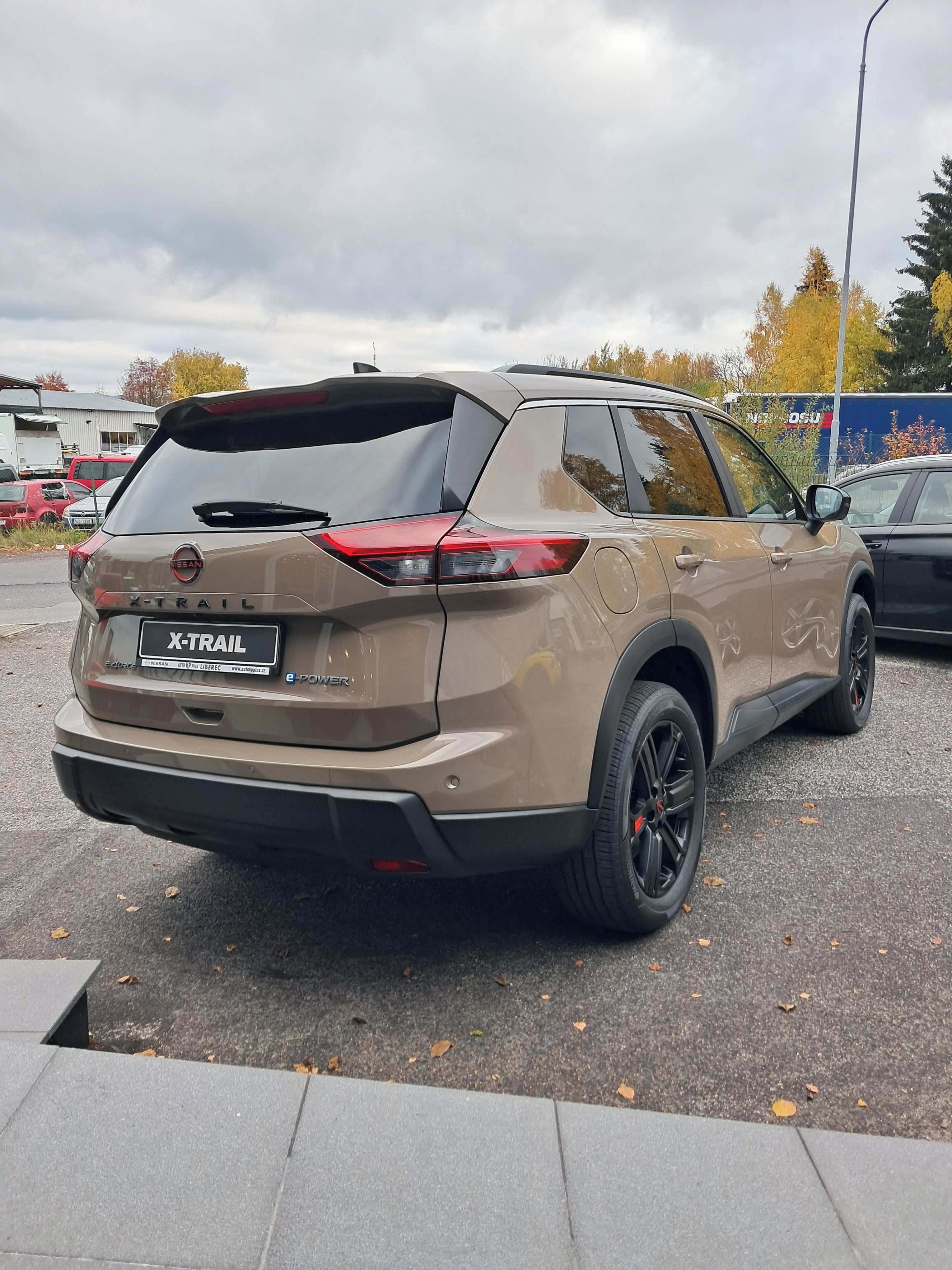 Nissan X-Trail, e-POWER (4WD) 213k N-TREK - fotka 5