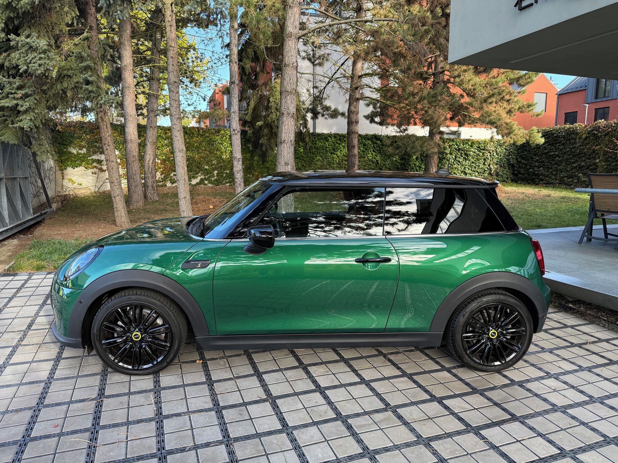 Mini Cooper, SE 135kW H&K Panorama - fotka 3