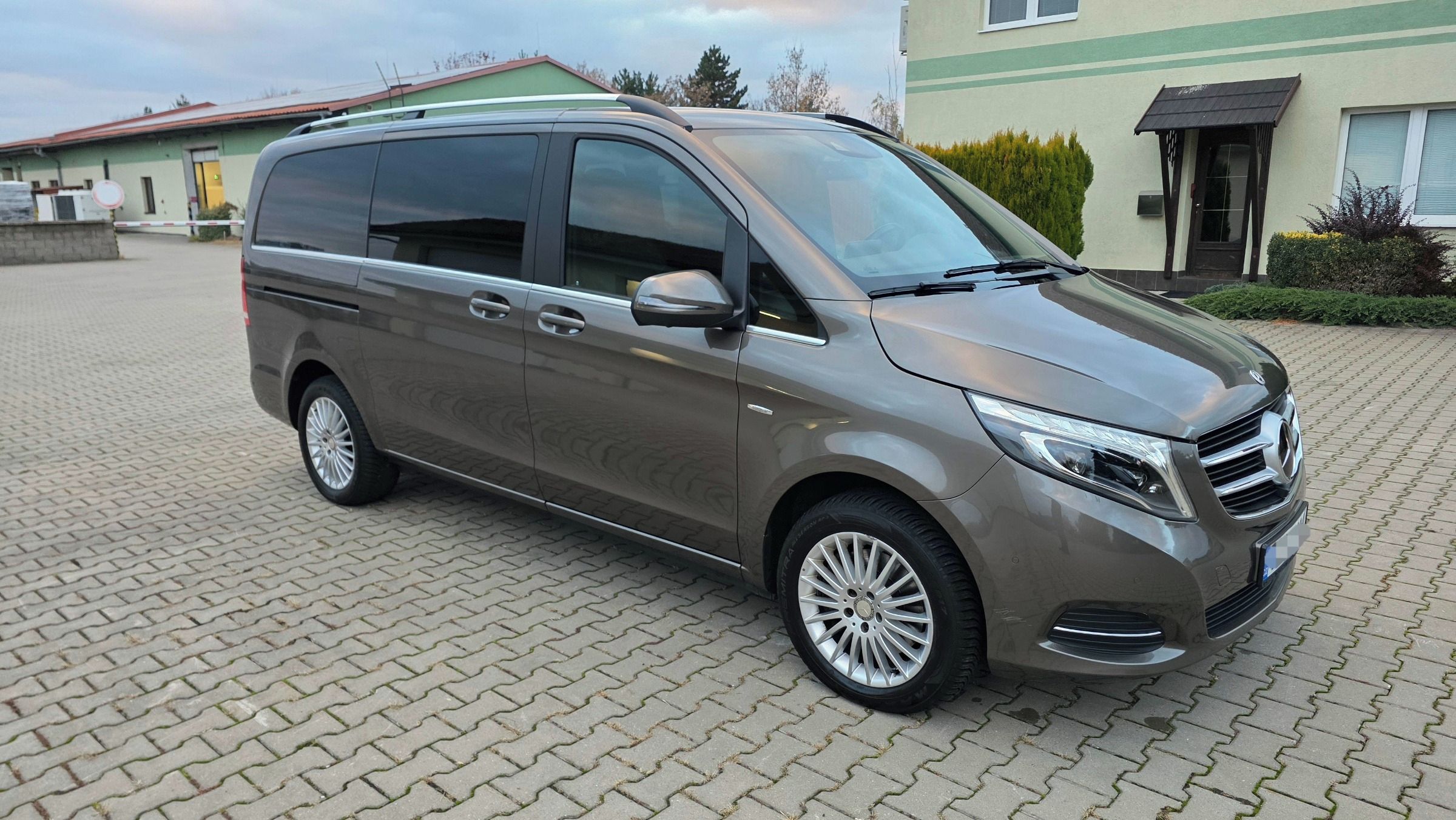 Mercedes-Benz Třídy V, 7 míst, první majitel - fotka 3