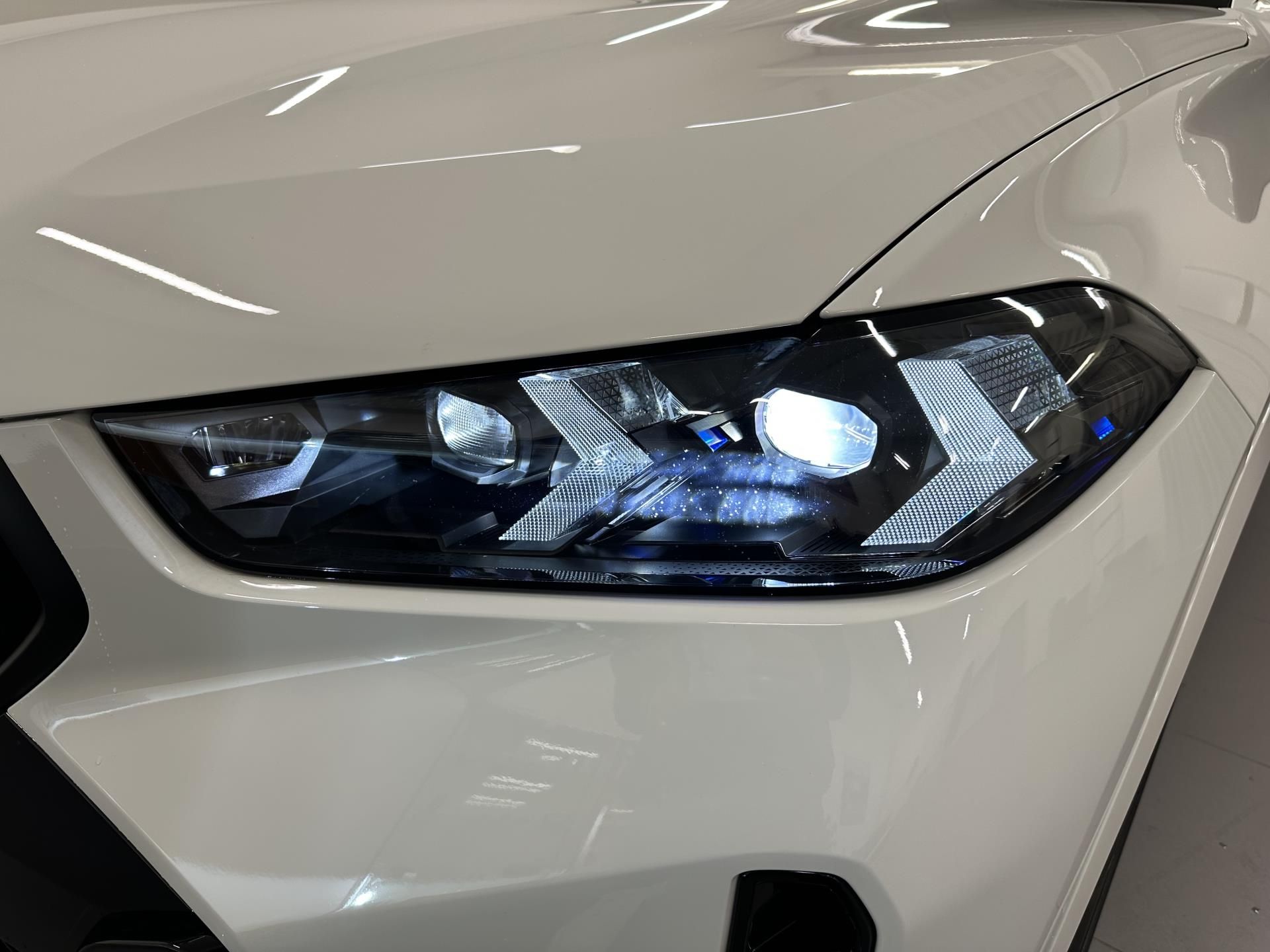 BMW X6, X6 xDrive40d - fotka 4