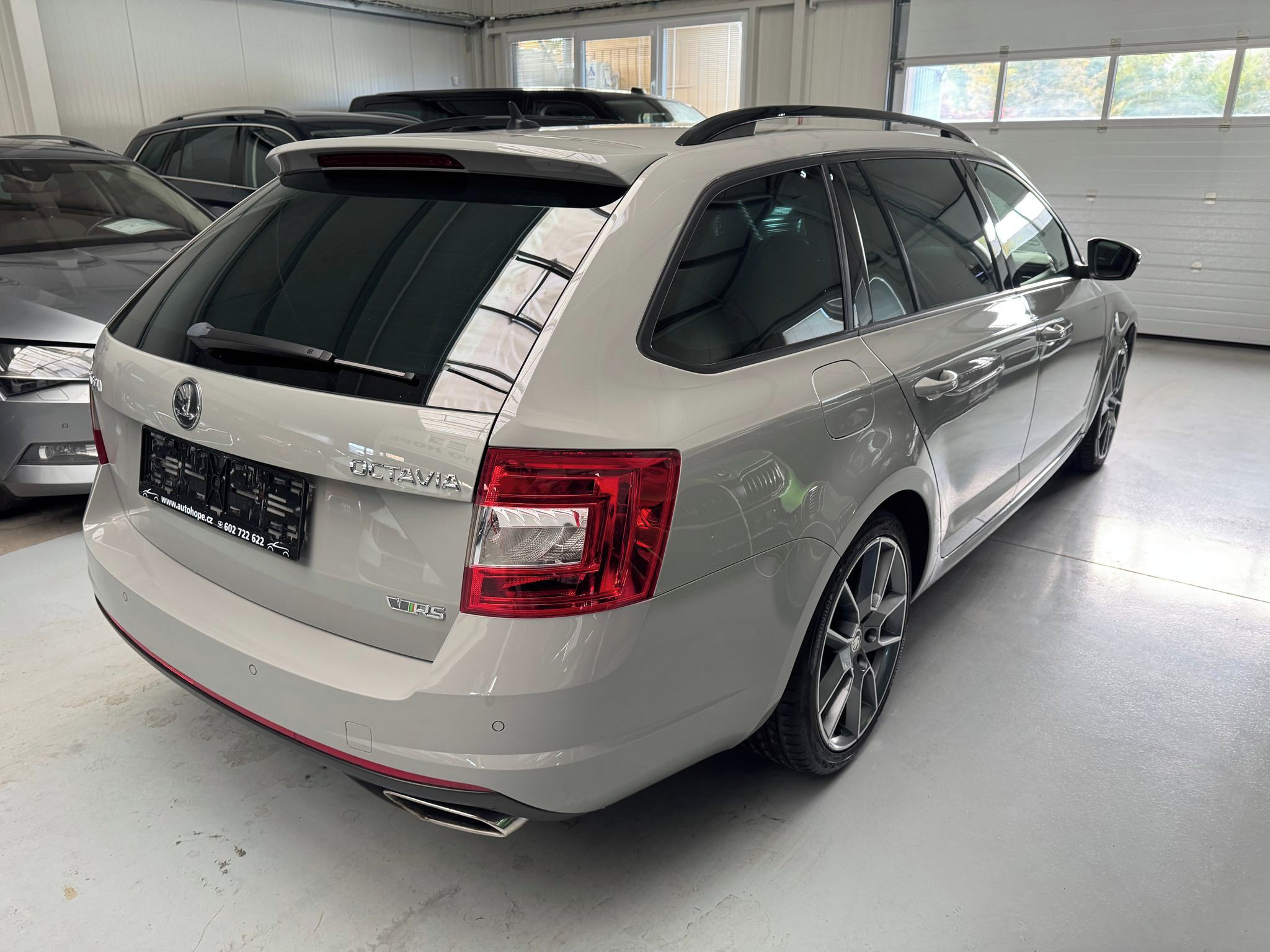 Škoda Octavia, combi RS 2.0 TSI - fotka 6