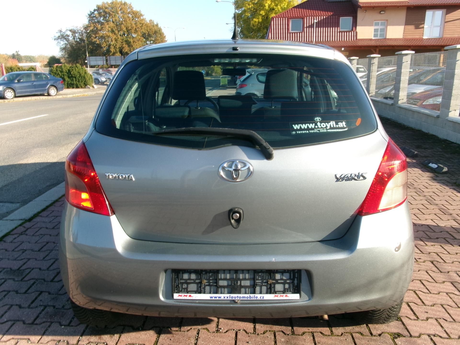 Toyota Yaris, 1,0i KLIMA - fotka 6