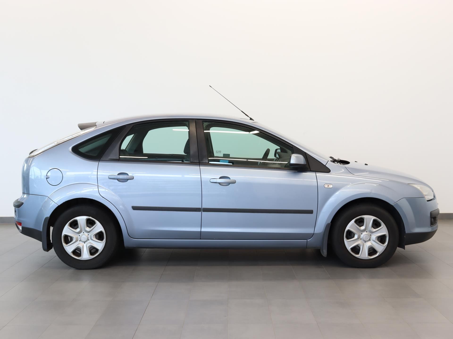 Ford Focus, 1,6 DURATEC TREND - fotka 3