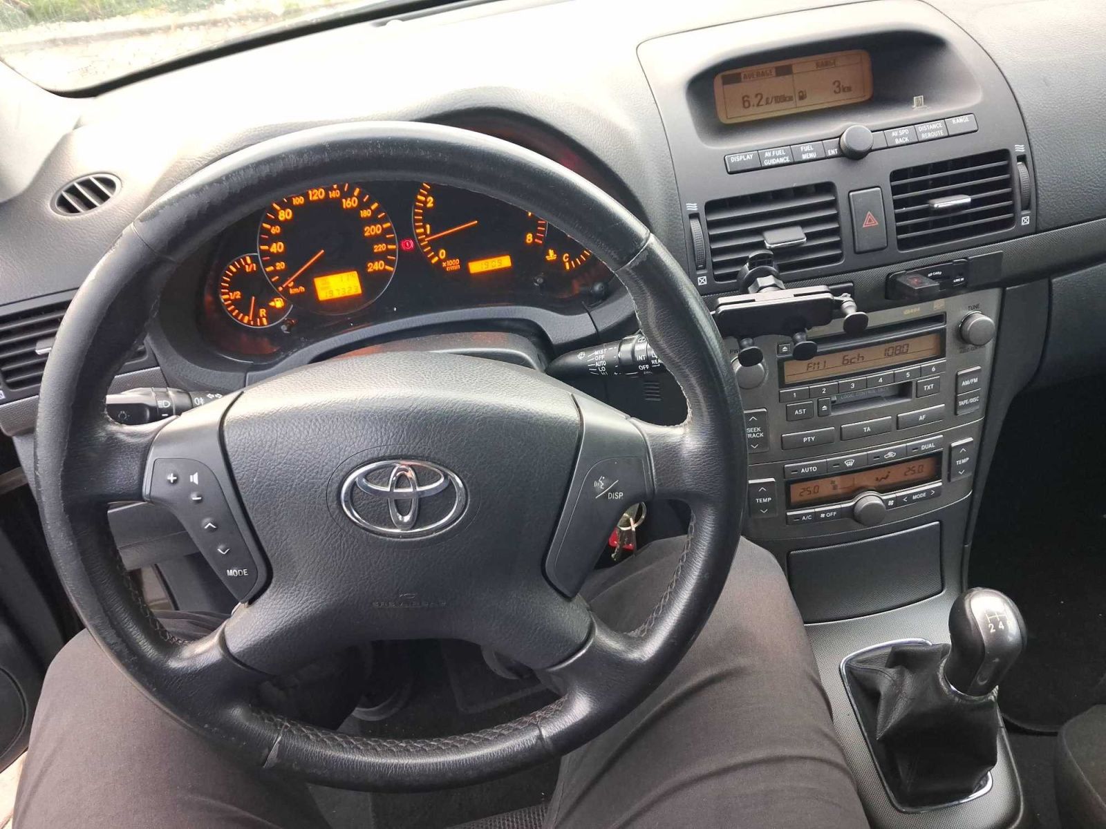 Toyota Avensis, 1.8 VVT-i, Automatická klima - fotka 3