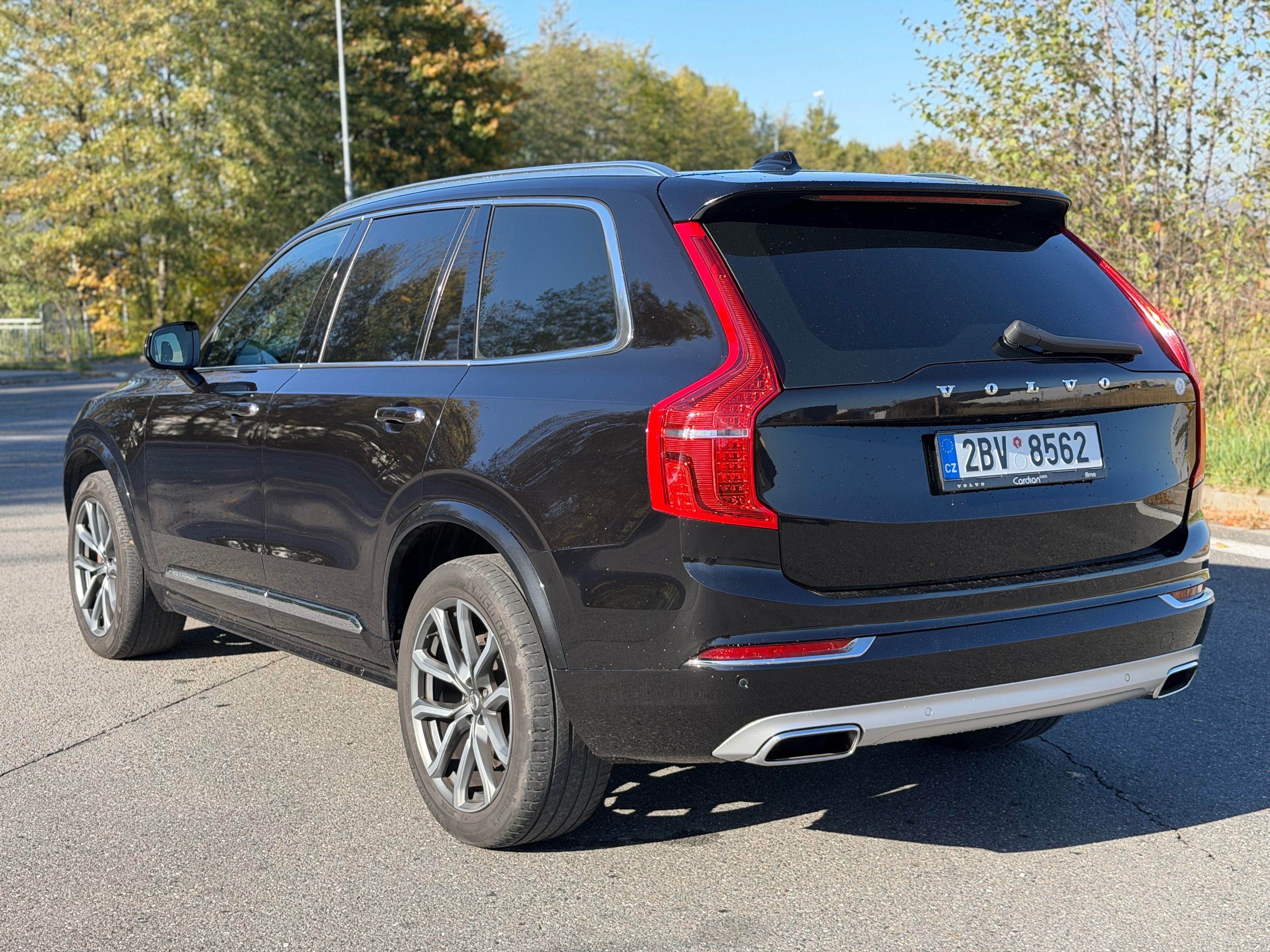 Volvo XC90, 2.0 B 228kW 4X4 Vzduch AUT - fotka 6