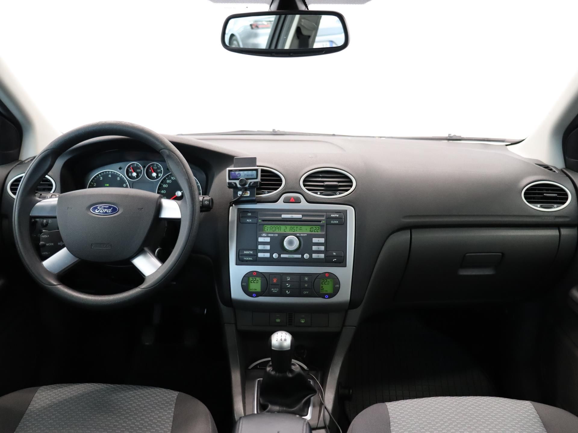 Ford Focus, 1,6 DURATEC TREND - fotka 5