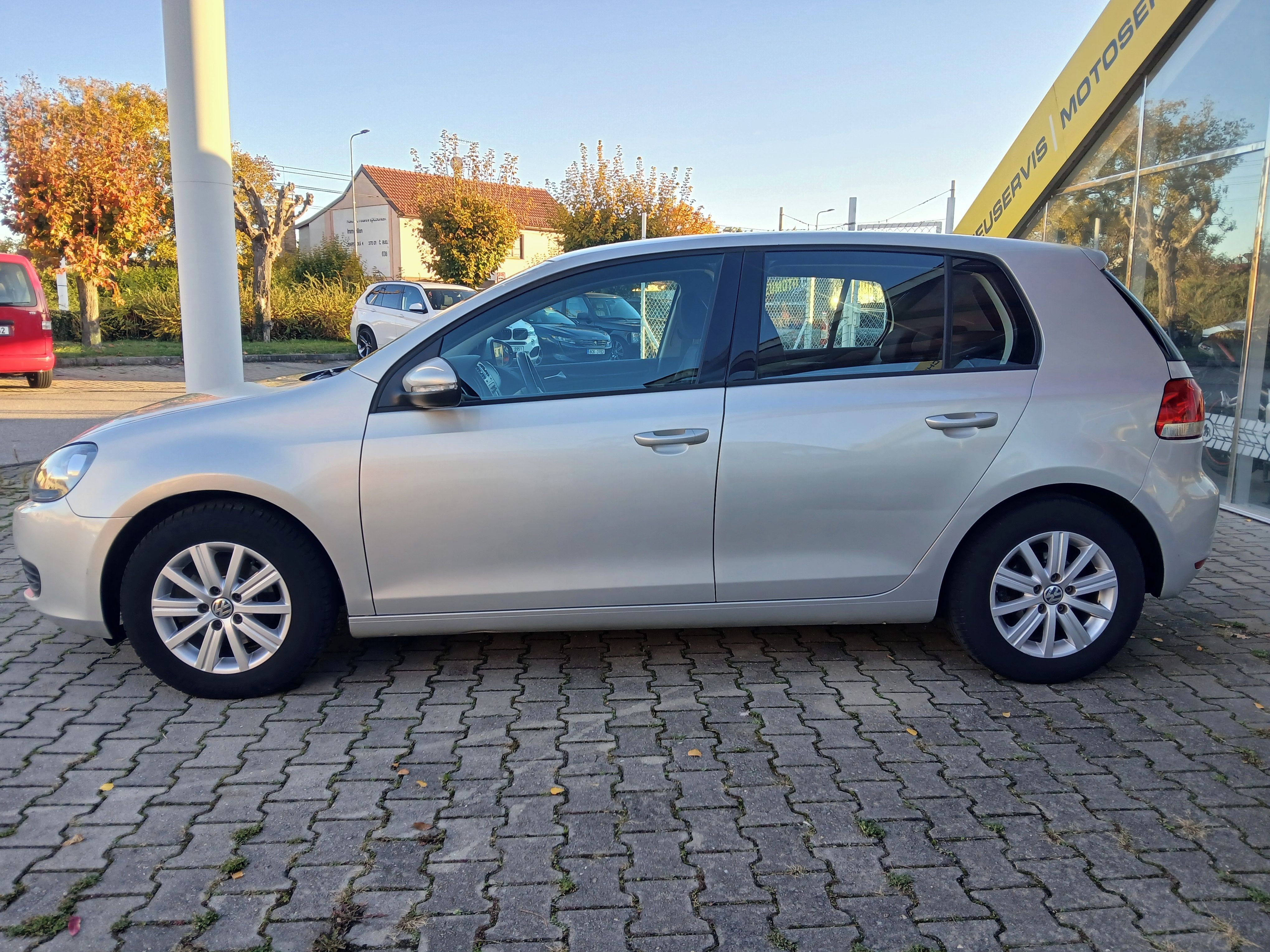 Volkswagen Golf, 1.2TSI, 77kW, 2.maj., CZ. - fotka 2