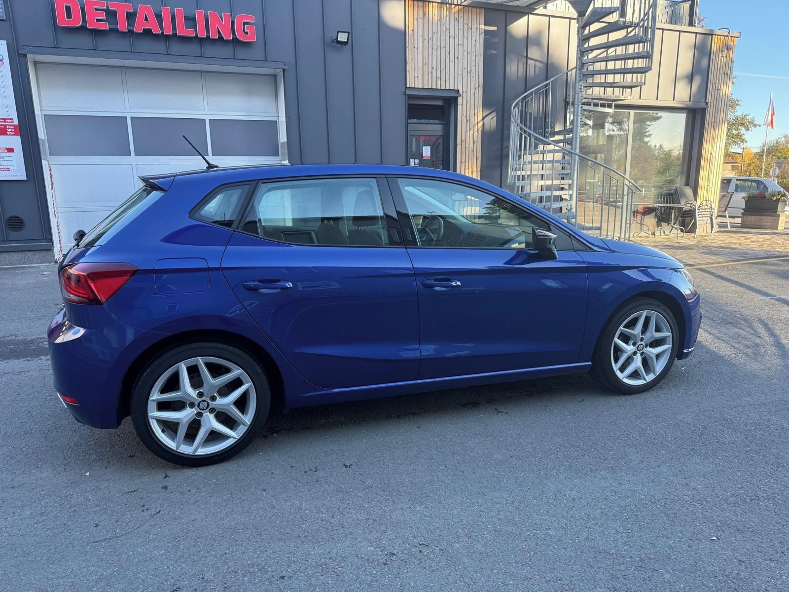 Seat Ibiza, FR 1.0tsi 70kw serviska 1.maj - fotka 4