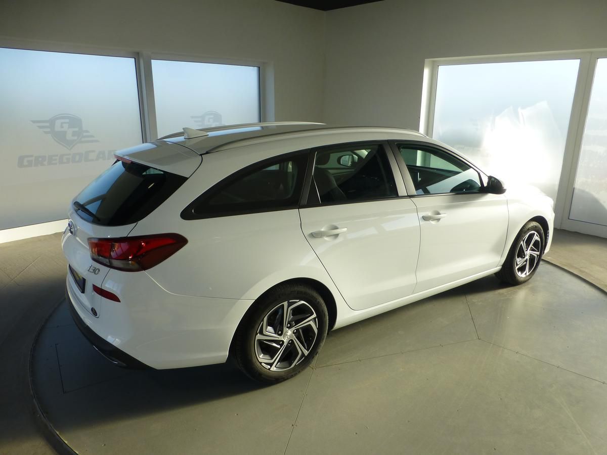 Hyundai i30, 1,6CRDI*ALU*AC**PARK.S**KAMERA - fotka 6