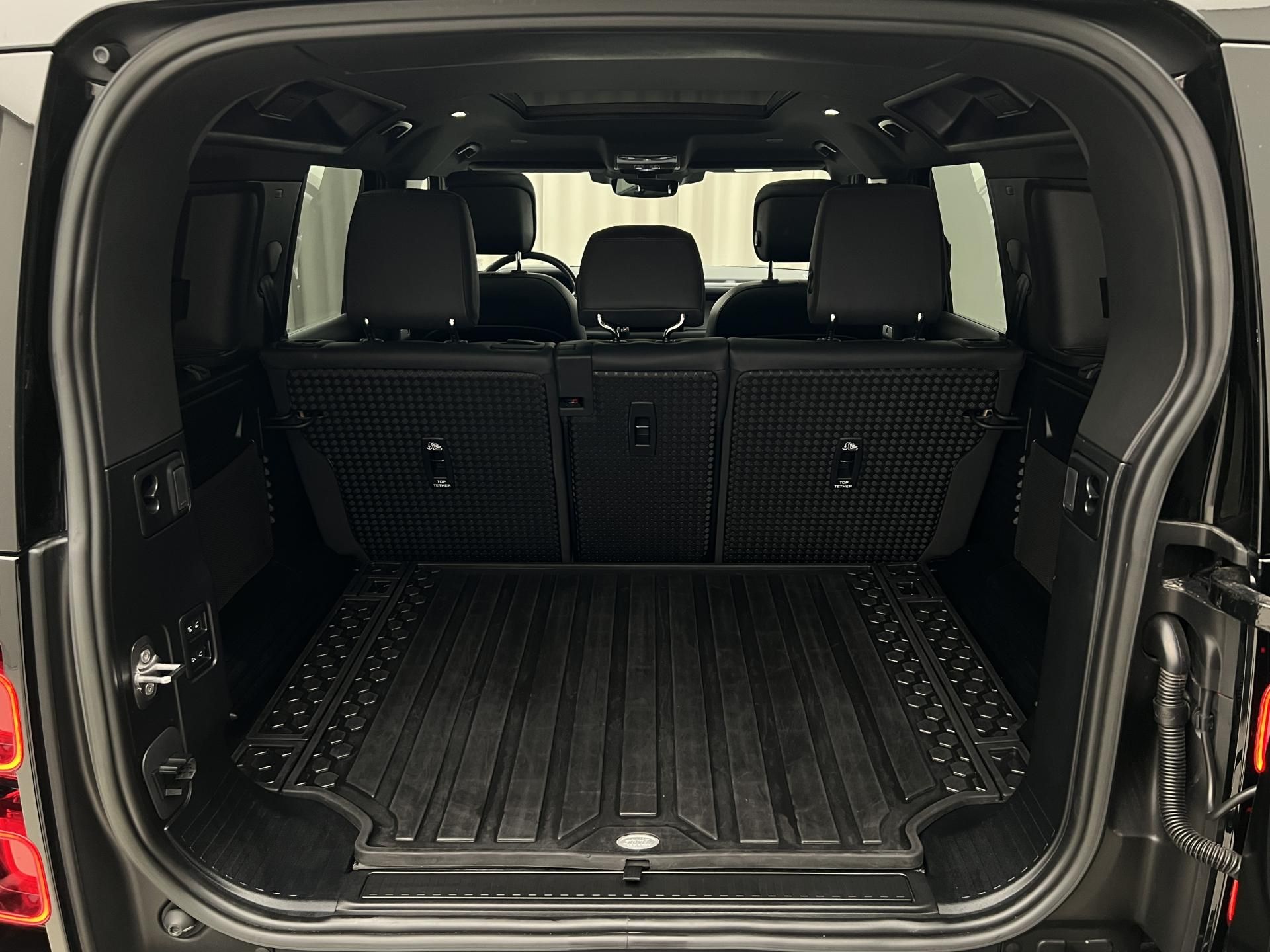 Land Rover Defender, 110 D250 X-DYNAMIC HSE 1. maj - fotka 5