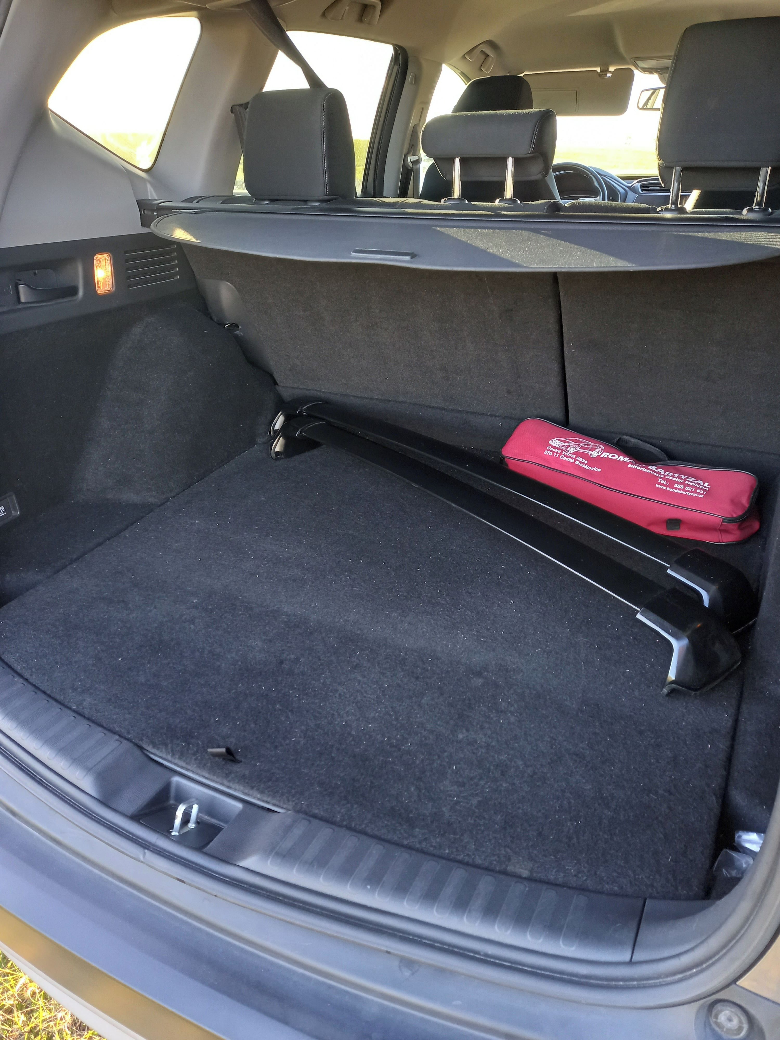 Honda CR-V, Prodám Hondu CR-V Hybrid - fotka 5