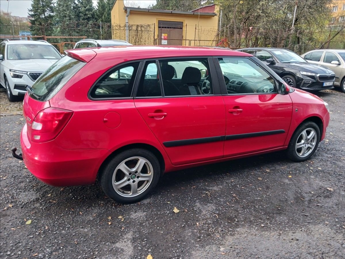 Škoda Fabia, 1,2 KOMBI TAŽNÉ, LETNÍ + ZIMNÍ - fotka 6