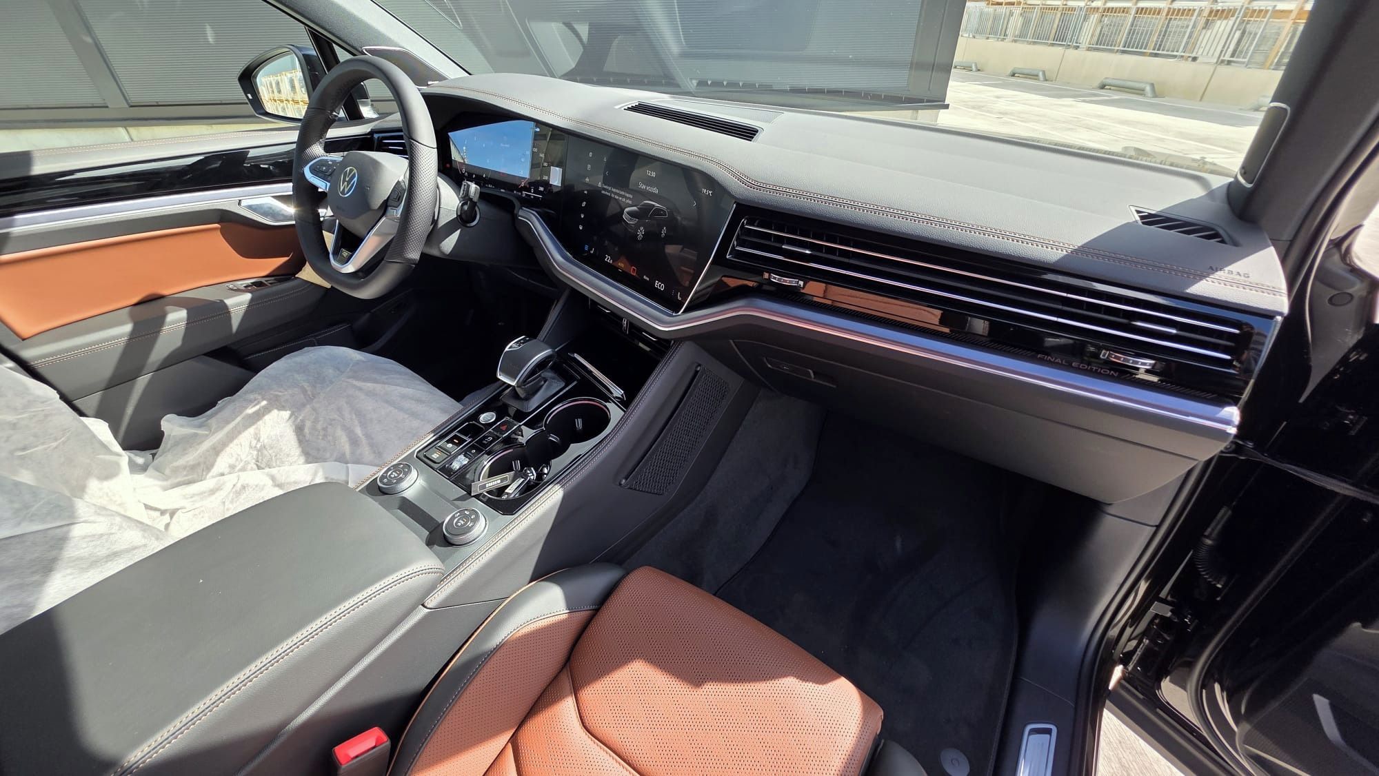 Volkswagen Touareg, R-line Final Edition 210kW - fotka 3