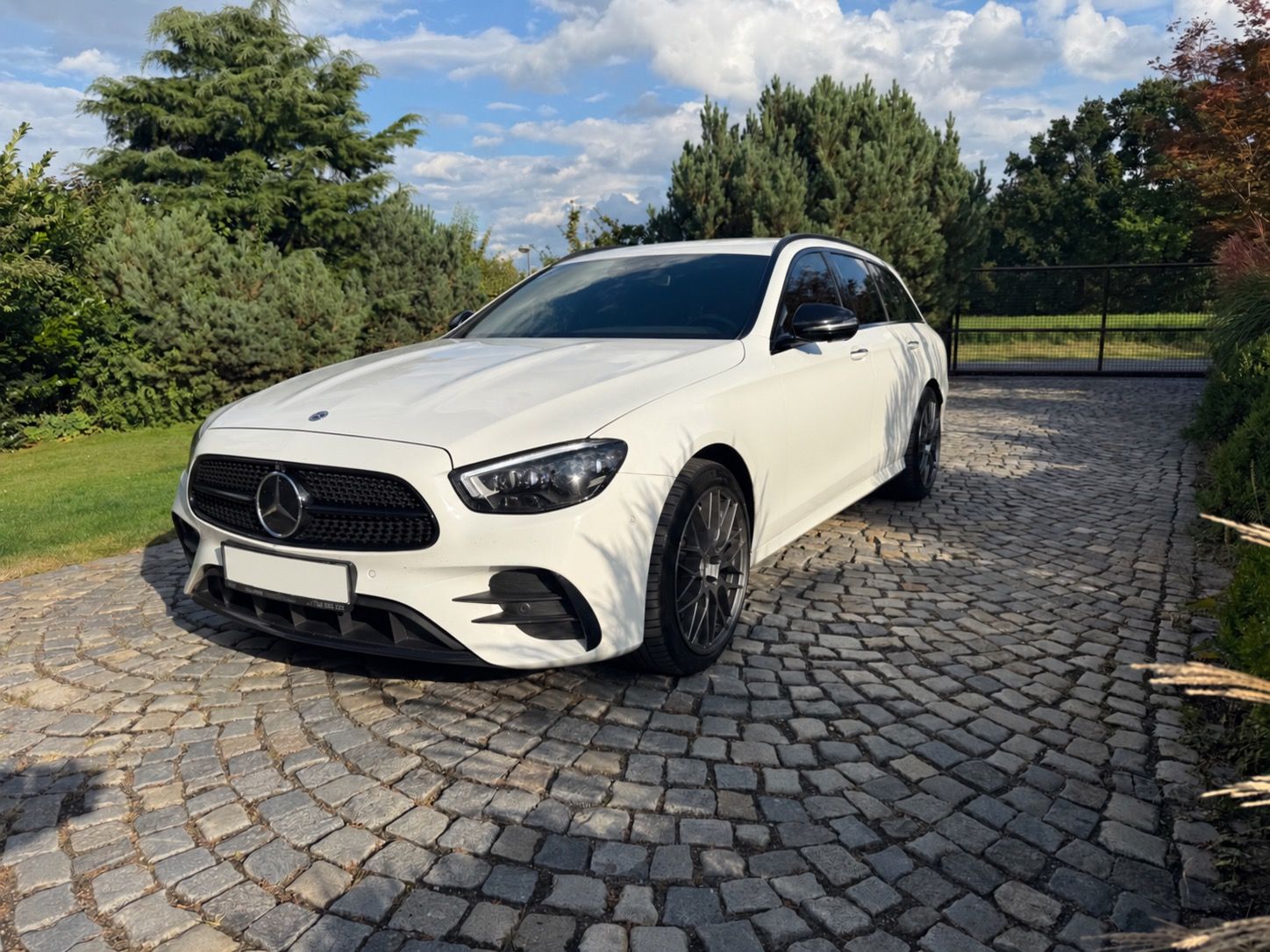 Mercedes-Benz Třídy E, Mercedes-Benz E400d, 4matic - fotka 2