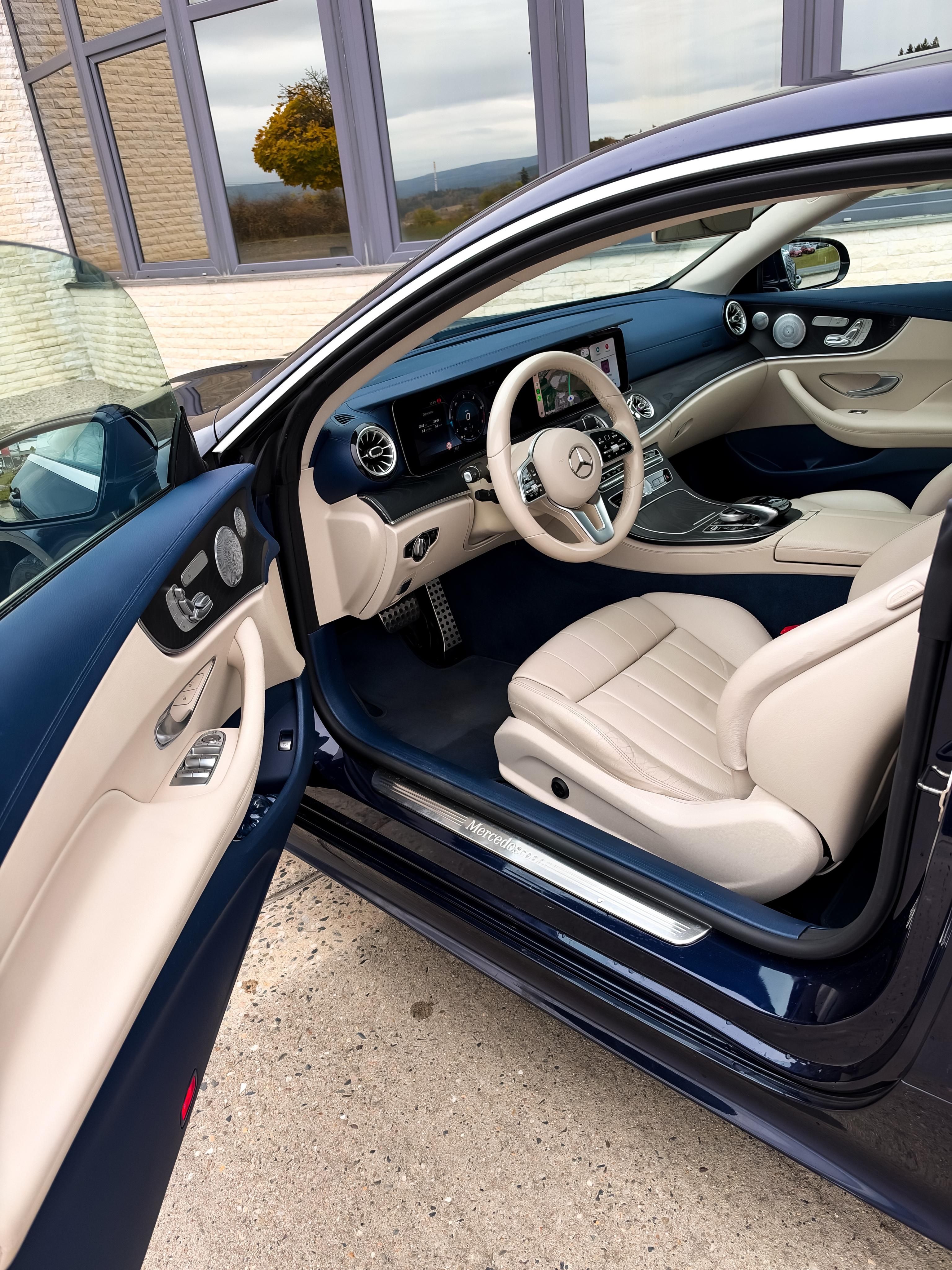 Mercedes-Benz Třídy E, E coupe 220 4Matic, AMG packet - fotka 6