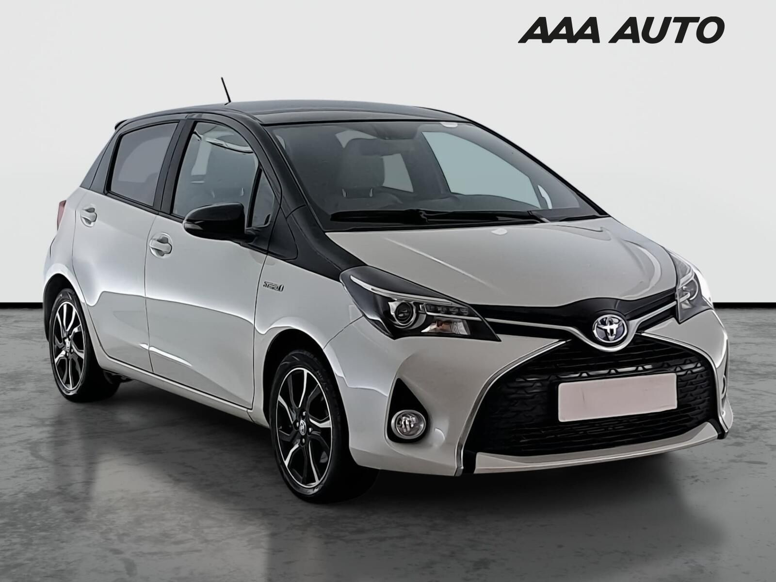 Toyota Yaris, 1.5 Hybrid, Automat, ČR,1.maj