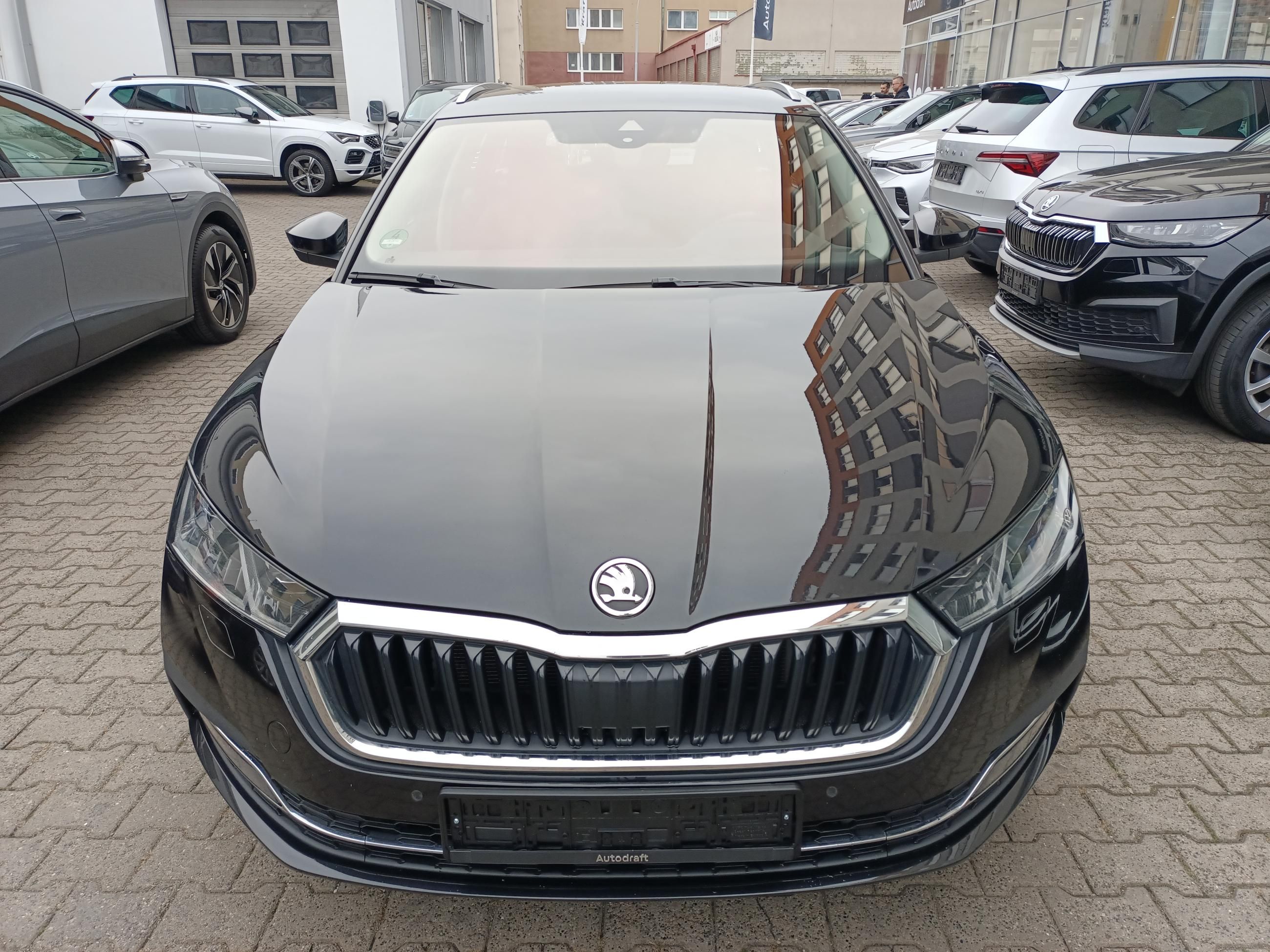 Škoda Octavia, 2.0 TDI 110kW DSG Style - fotka 2