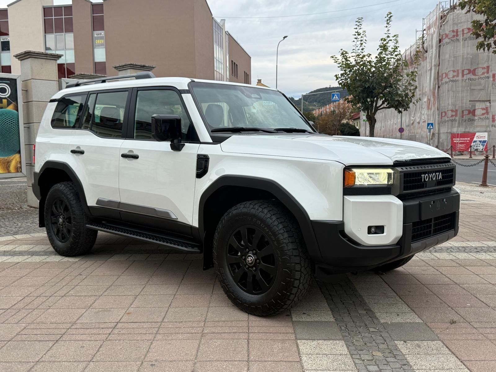 Toyota Land Cruiser, Prado First Edition GLX